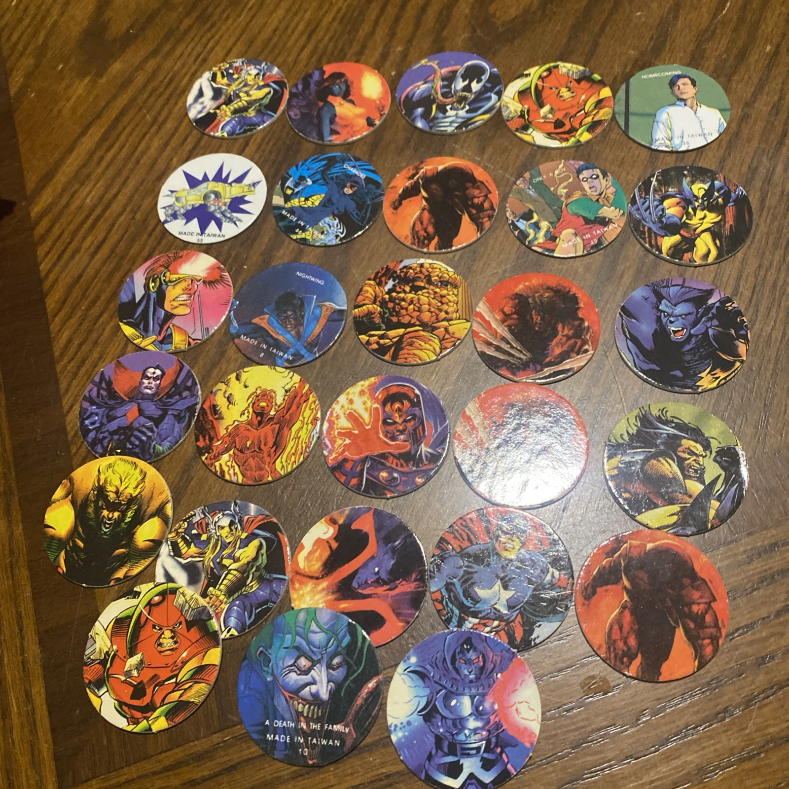 VTG 1990s Comic Book POGs / Milk Caps 28 Marvel & DC – Venom, Wolverine Magneto