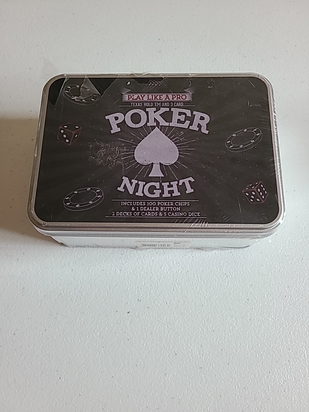 Poker Night Game Tin – 100 Chips, 2 Decks,5 Casino Dice, Dealer Button – New
