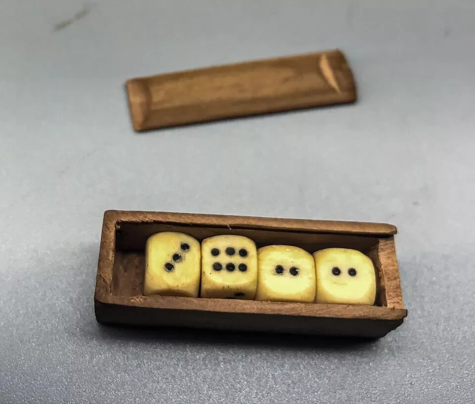 Vintage Mahjong Mah Jongg set 148 bamboo and Bovine bone tiles