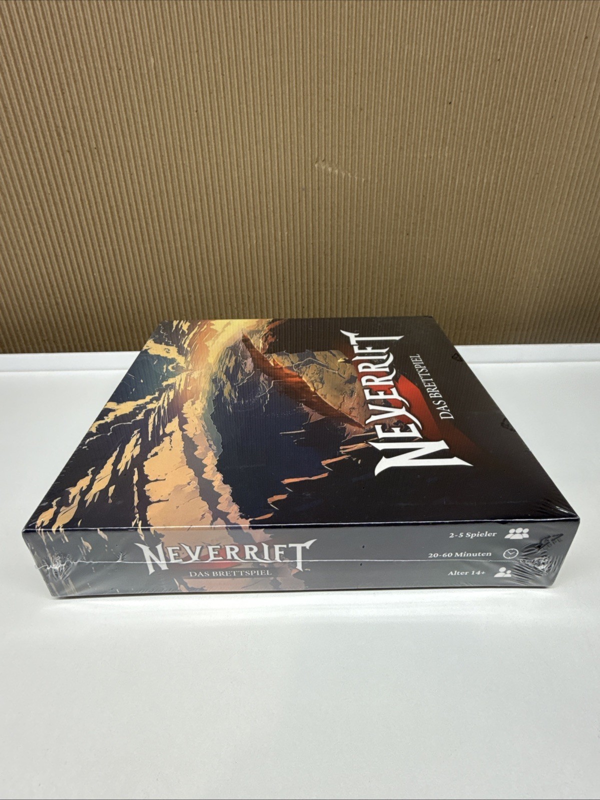 Gate to the games Neverrift Box NEW German Starter Kit. (das Brettspiel)