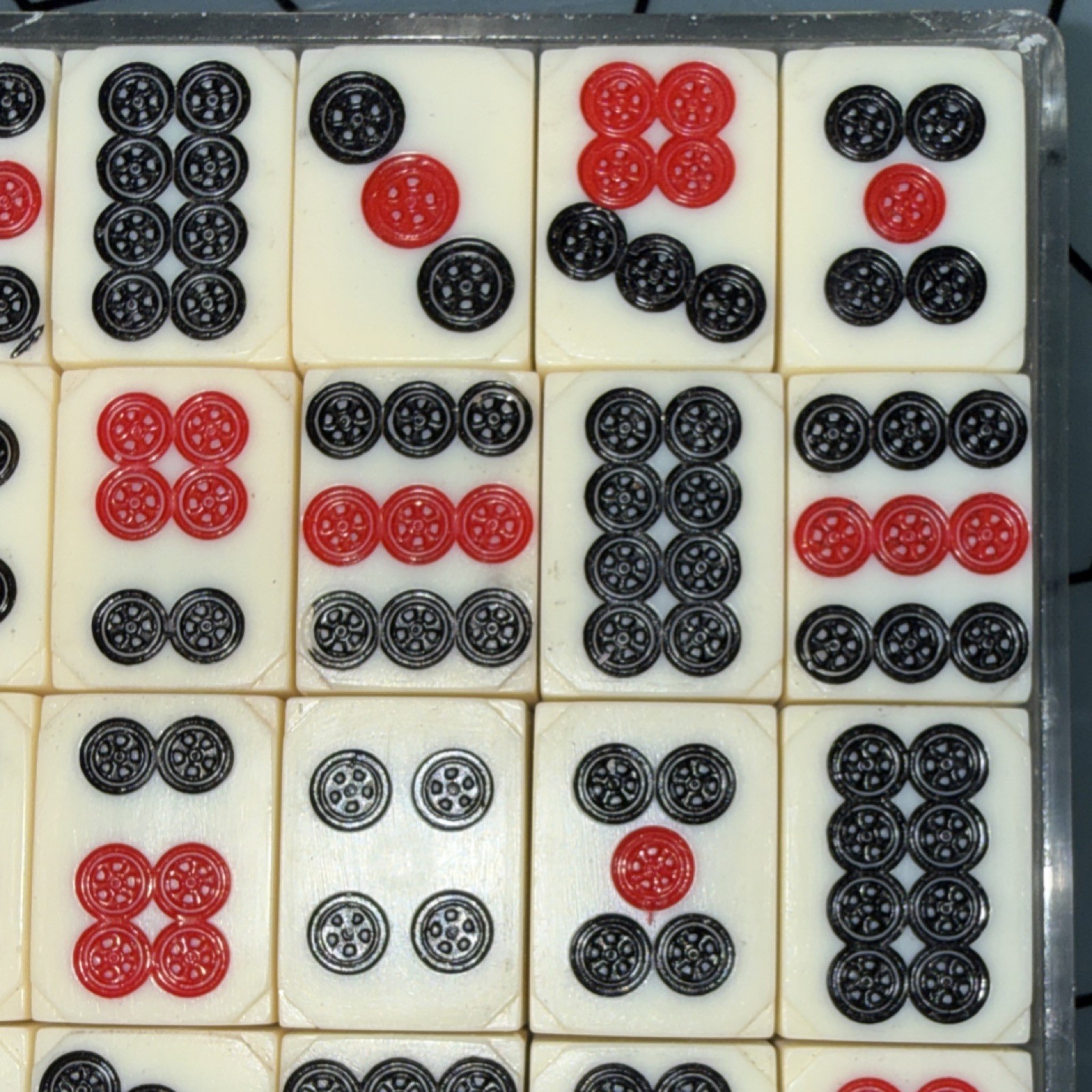 Vintage Mah Jong Chinese Sic Bo Gambling Tile Set 1960 w Banker Chart & Counters
