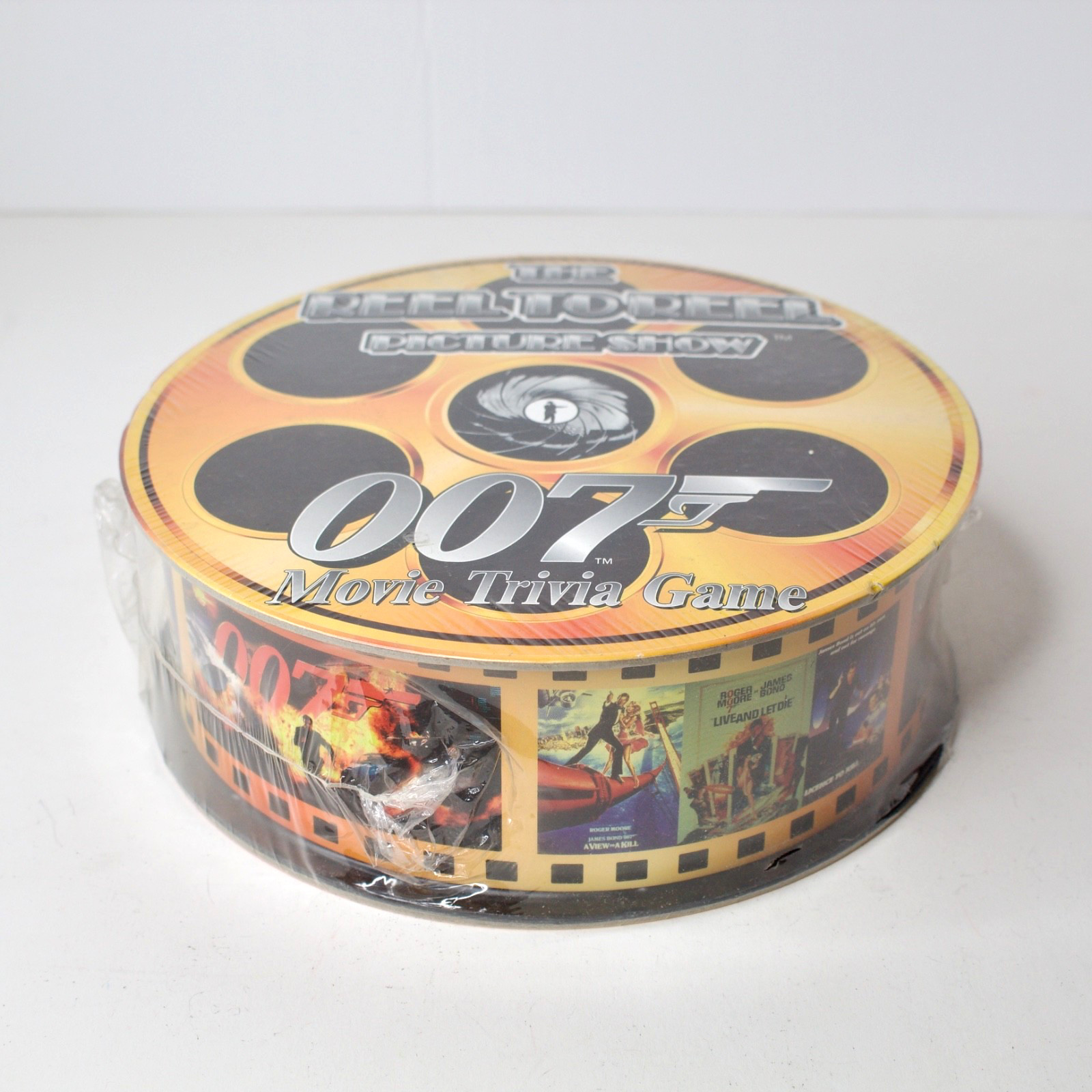 James Bond 007 Game The Reel to Reel Picture Show Movie Trivia Game – Sealed