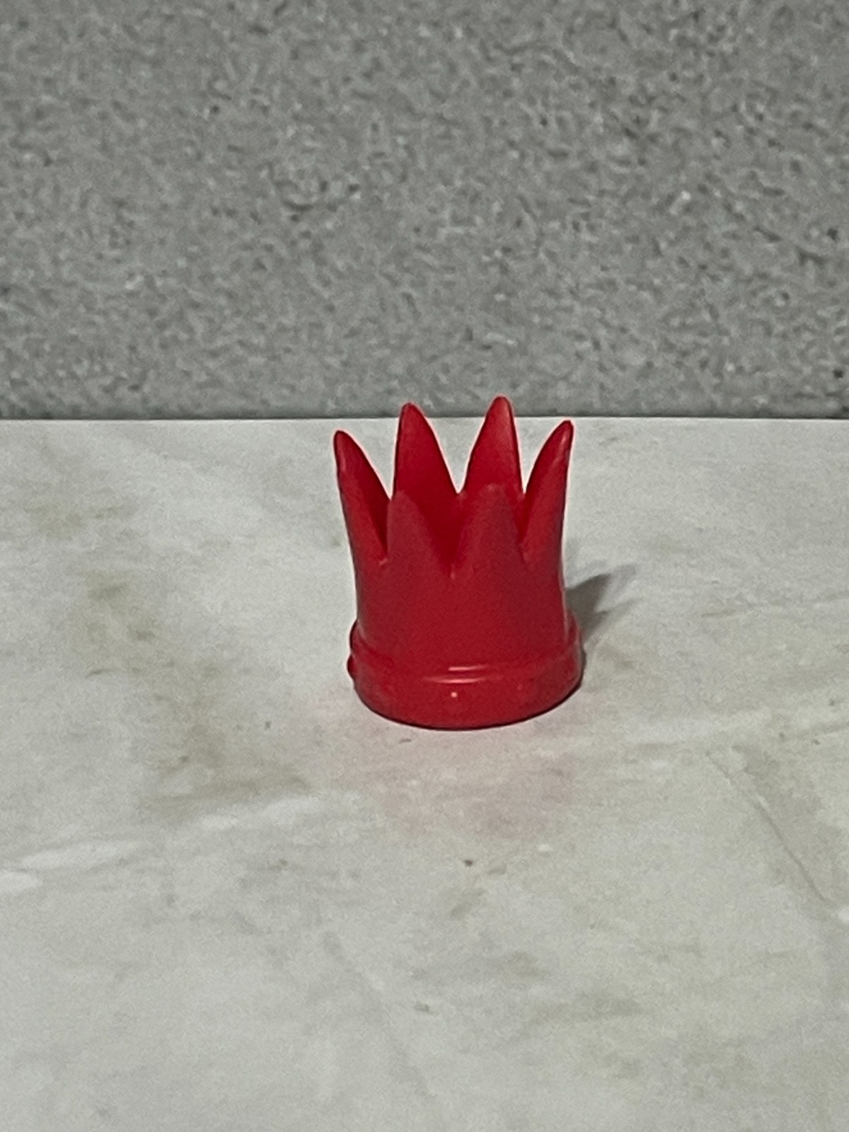 2017 Dragon Snacks by Goliath – Replacement Crown Red