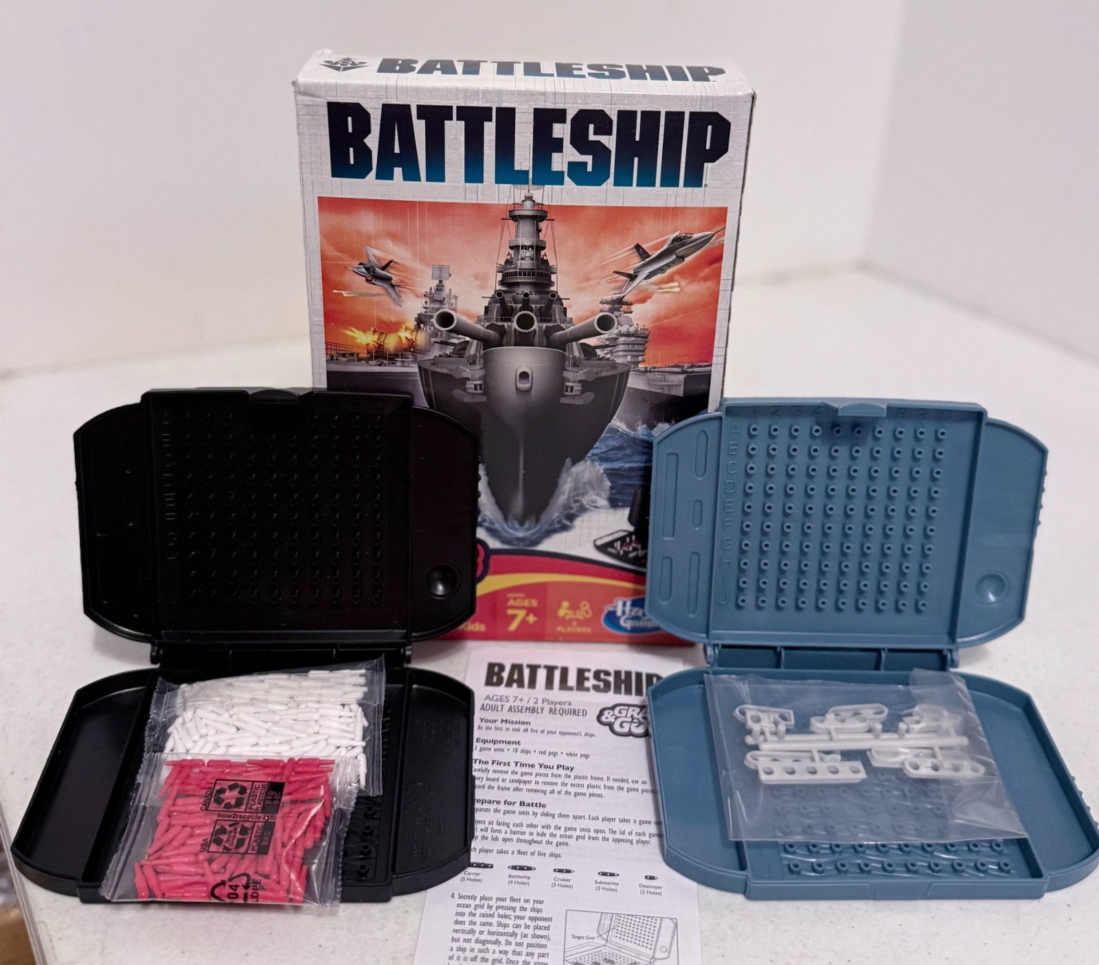 GRAB & GO BATTLESHIP (Travel Size) New open box