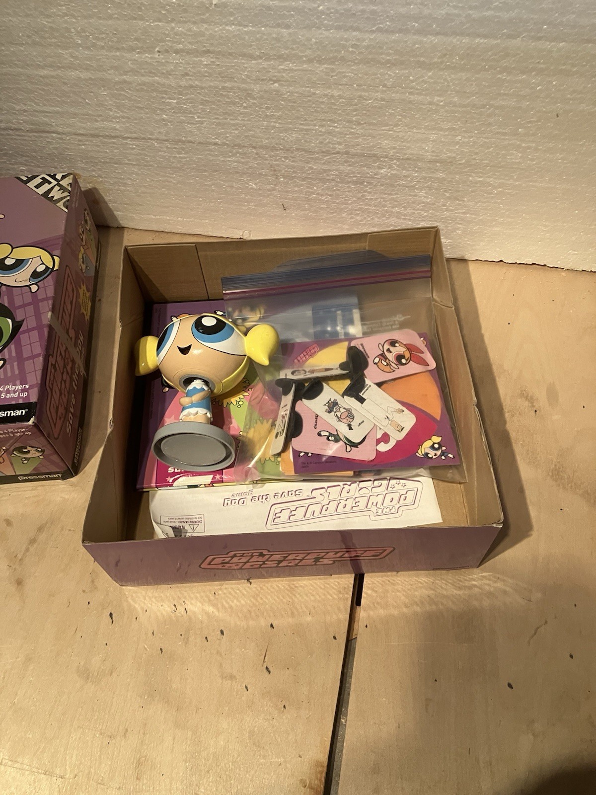 Pressman Cartoon Network Powerpuff Girls SAVE THE DAY GAME BOARD GAME / USED