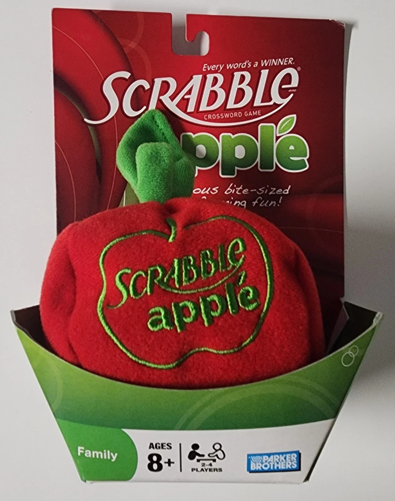 SCRABBLE APPLE HASBRO WORD-FORMING FAMILY FUN GAME 2008 NEW