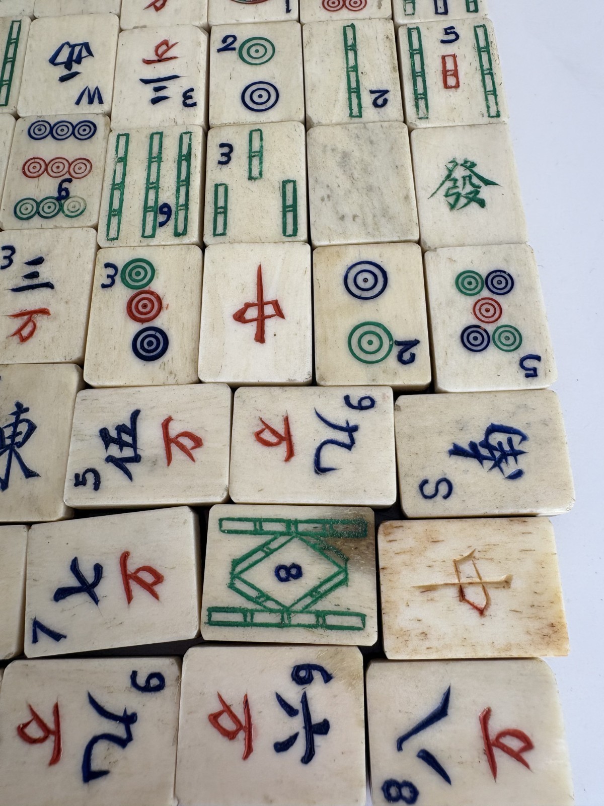 Vintage Mah Jong Set 133 Bamboo Tiles & 101 Sticks