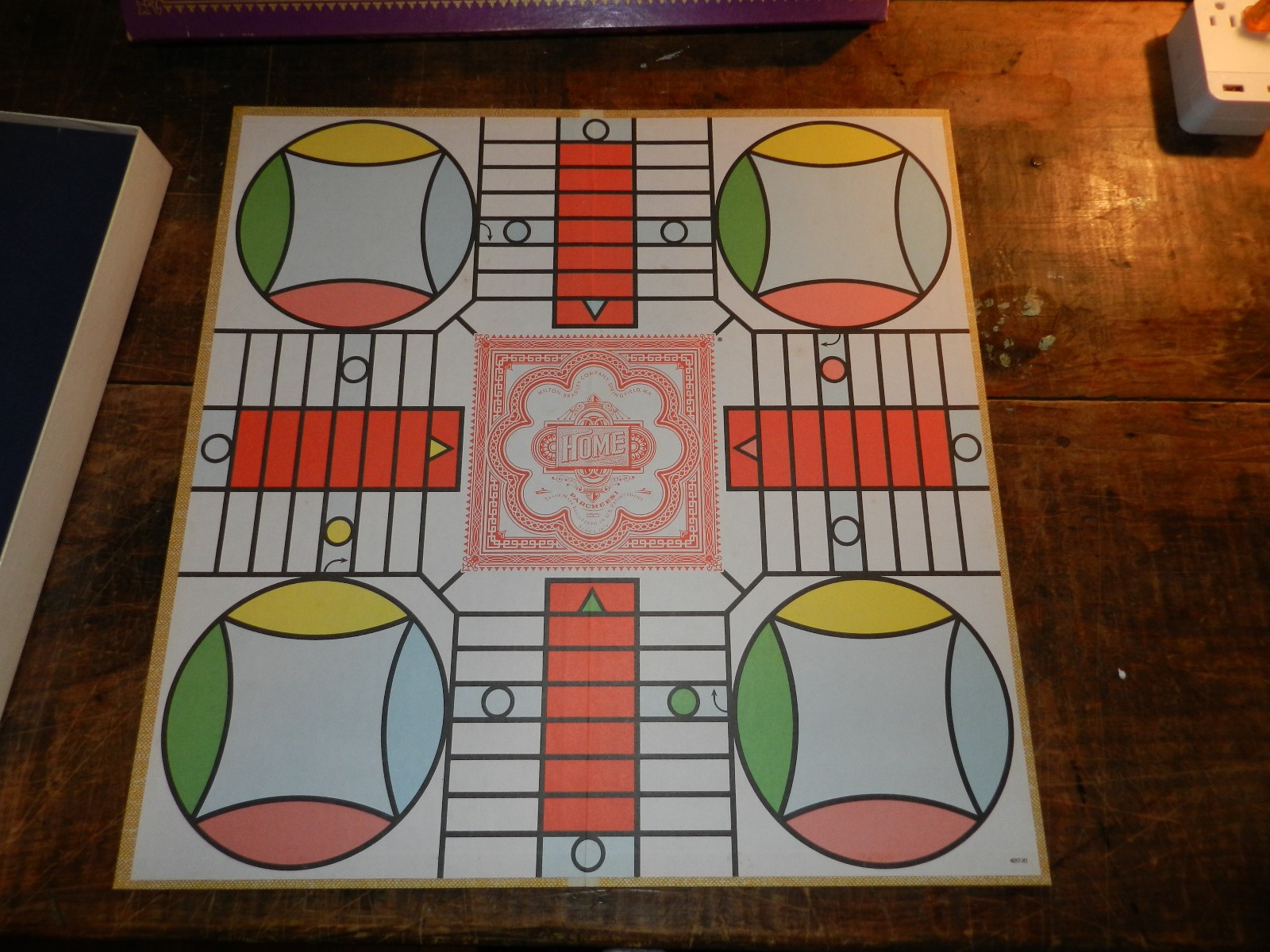Milton Bradley Parcheesi Board Game 2-4 Players (4037) Complete!!
