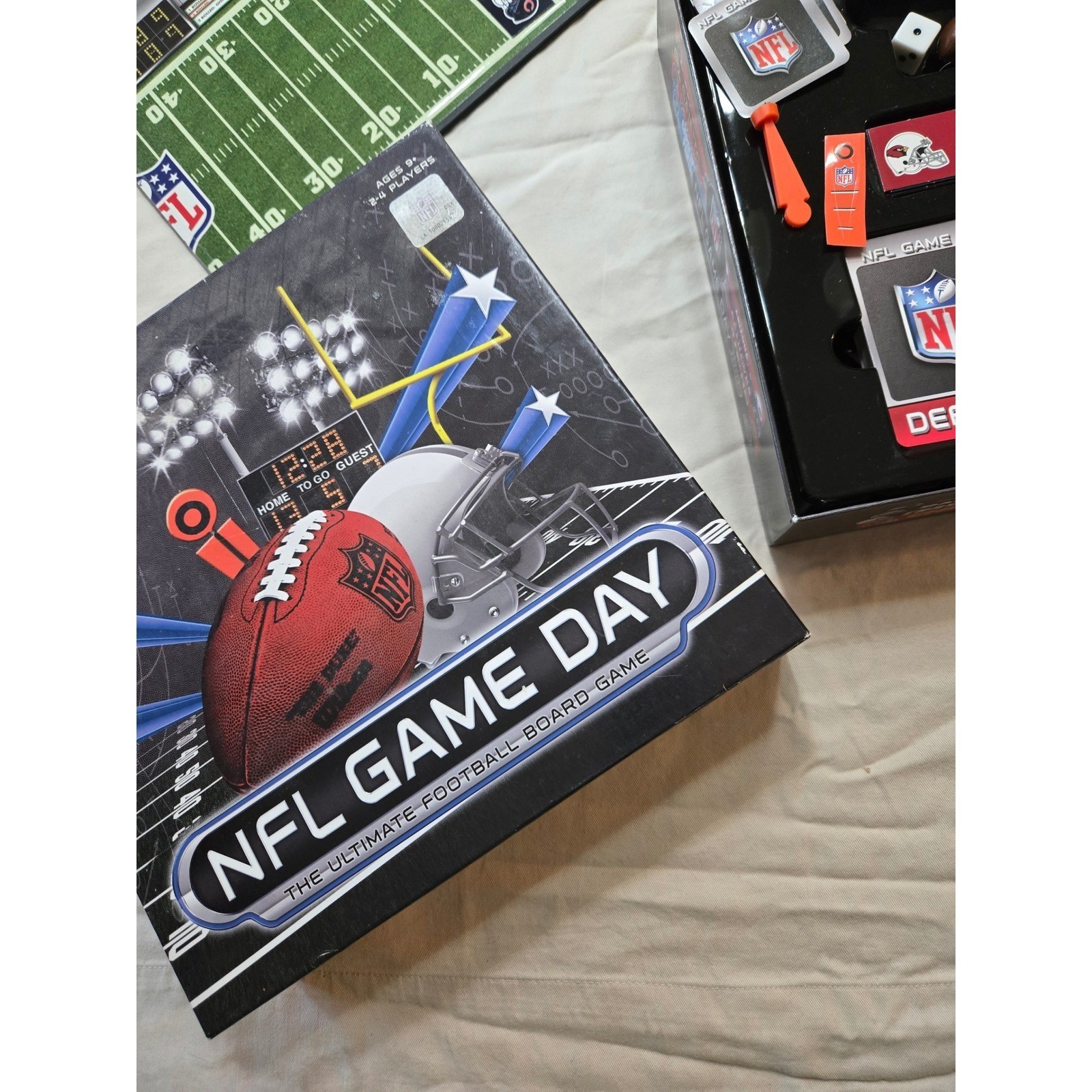 NFL Game Day The Ultimate Football Board Game All 32 Teams Magnetic Ages 9+