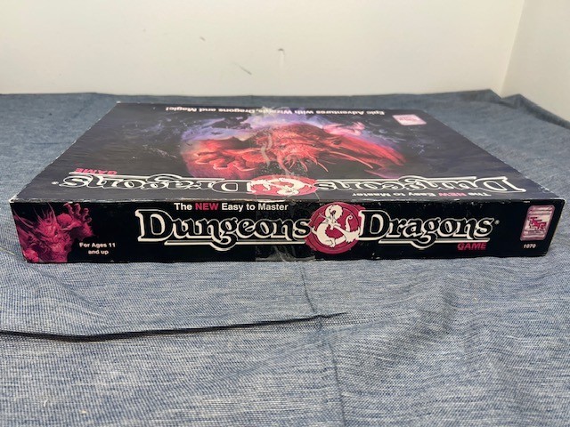 The new Dungeons and Dragons board game #1070 from 1991 LQQK!