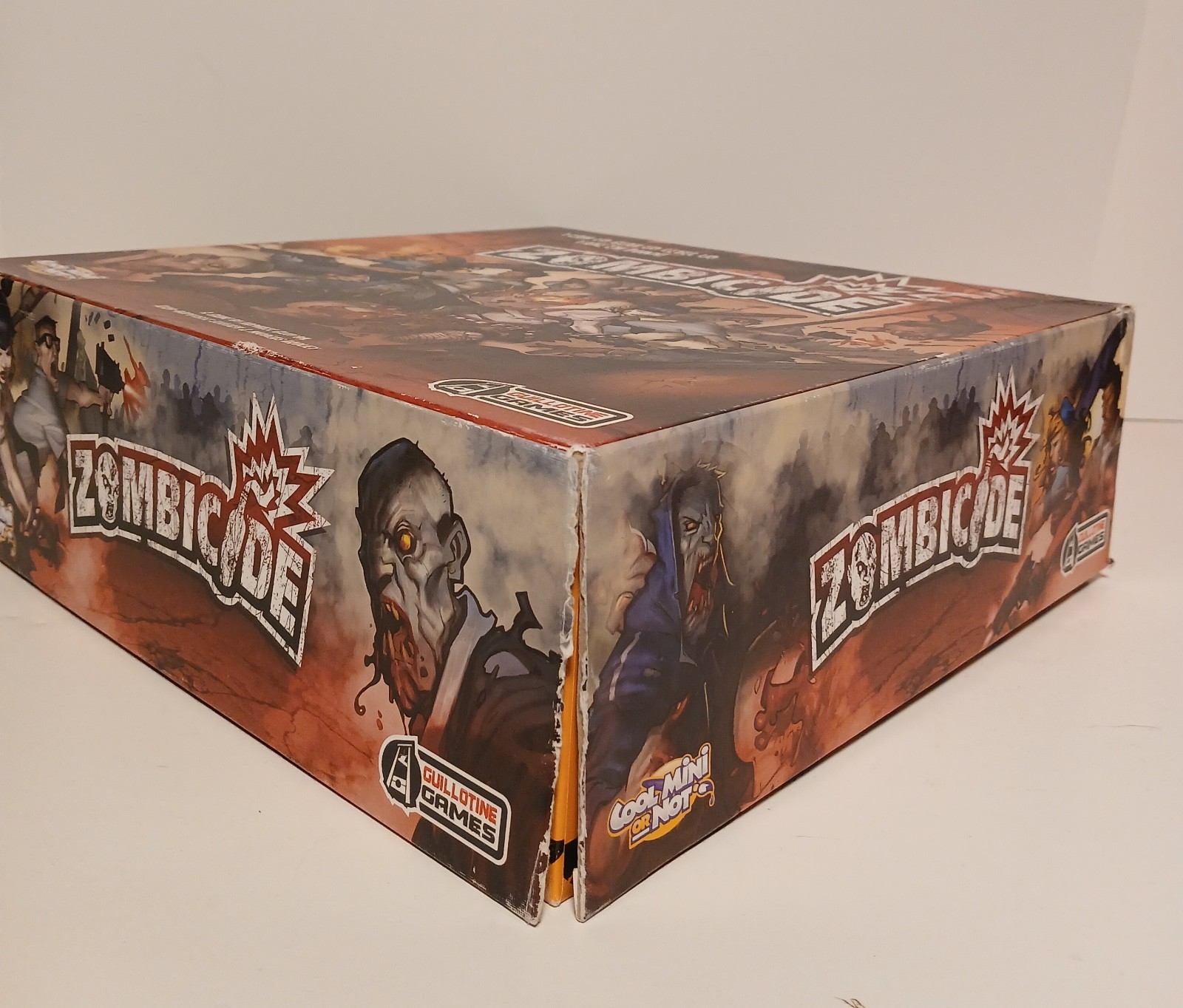 Zombicide Base Set Board Game Season 1 Guillotine, Complete- Good Condition