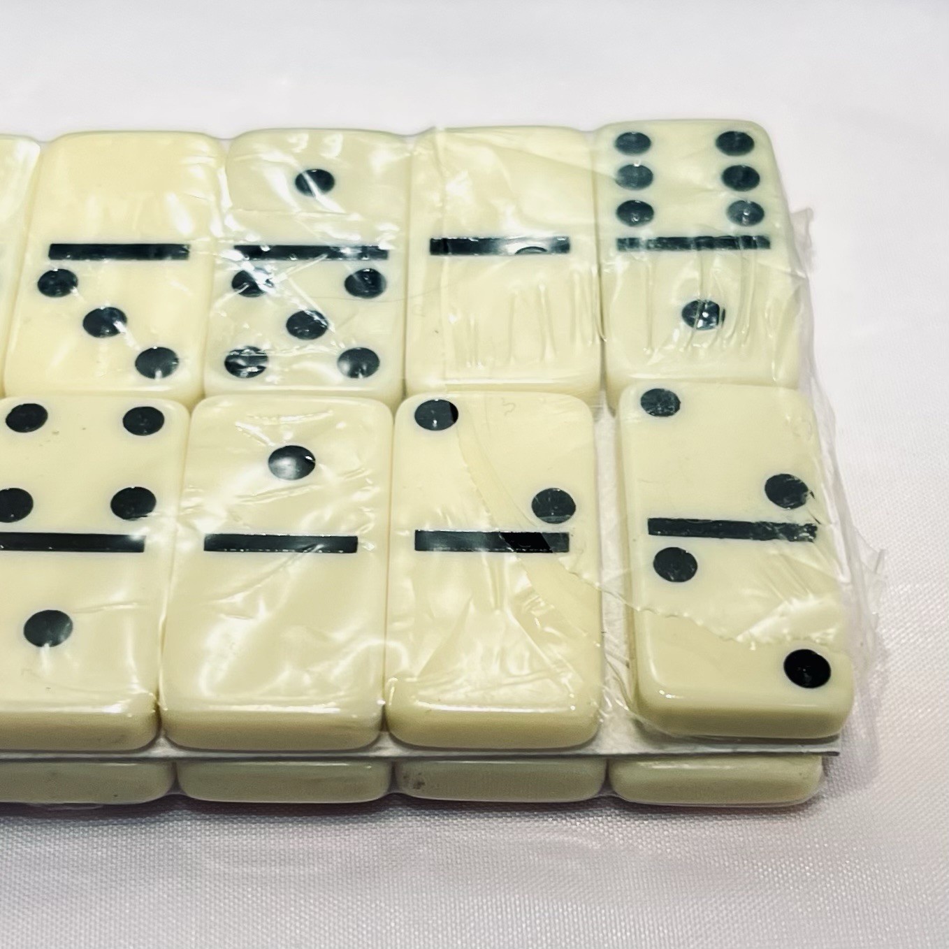 Supreme Miniature Pocket Dominoes Double Six 28 Piece Set Green Case Travel