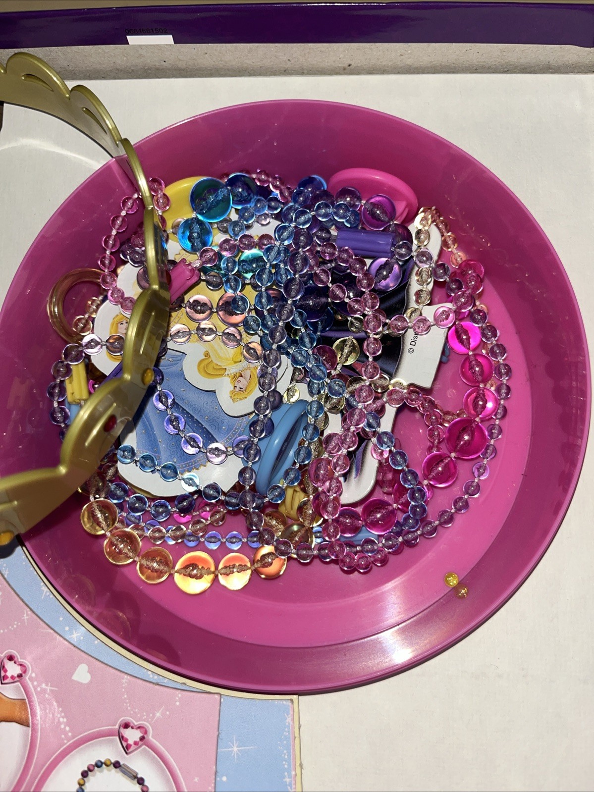 Disney Pretty Pretty Princess Dress Up Game. 20 Pieces Of Jewelry Plus A Crown.