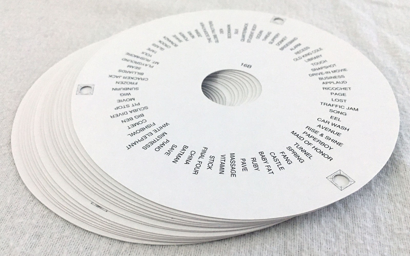 1994 CATCH PHRASE! Board Game Replacement Parts: 16 Double-Sided Word Disks EUC