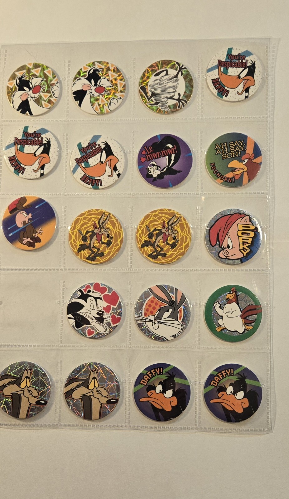 1995 The Looney Tunes Canada Pogs Text Me On What You Want. $2.00 Each