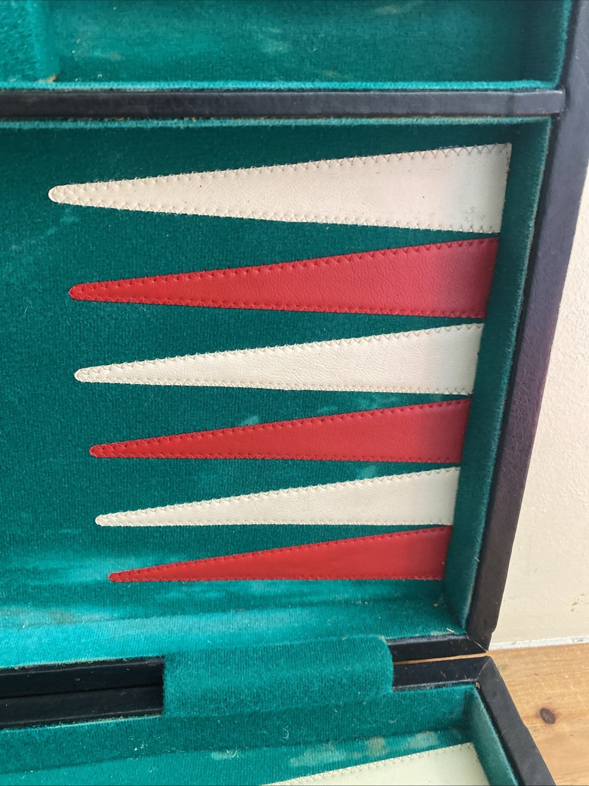 Backgammon Red White Green Set Retro Vintage Leather Style Case Travel Game Kit
