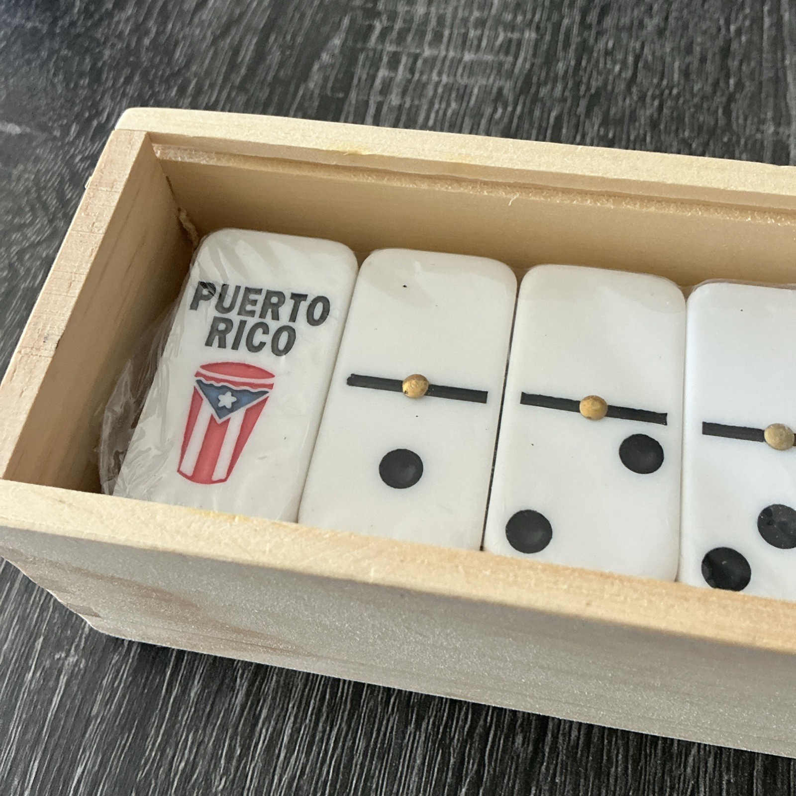 DOUBLE SIX DOMINOES WITH WOODEN CASE JUEGO DE DOMINOS DOBLE 6
