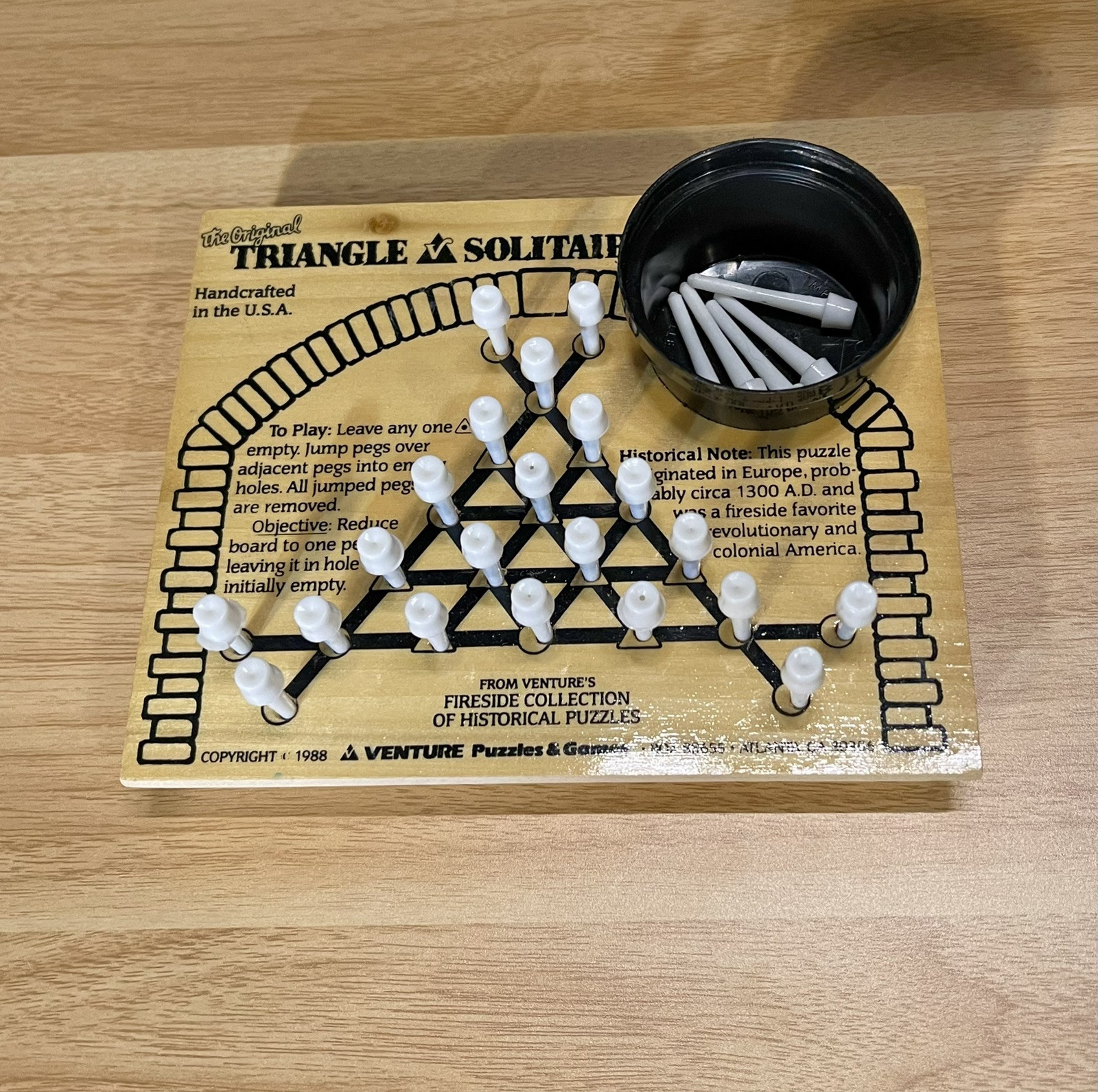 Vintage The Original Triangle Solitaire Wood Game Venture’s Fireside 1988 GUC