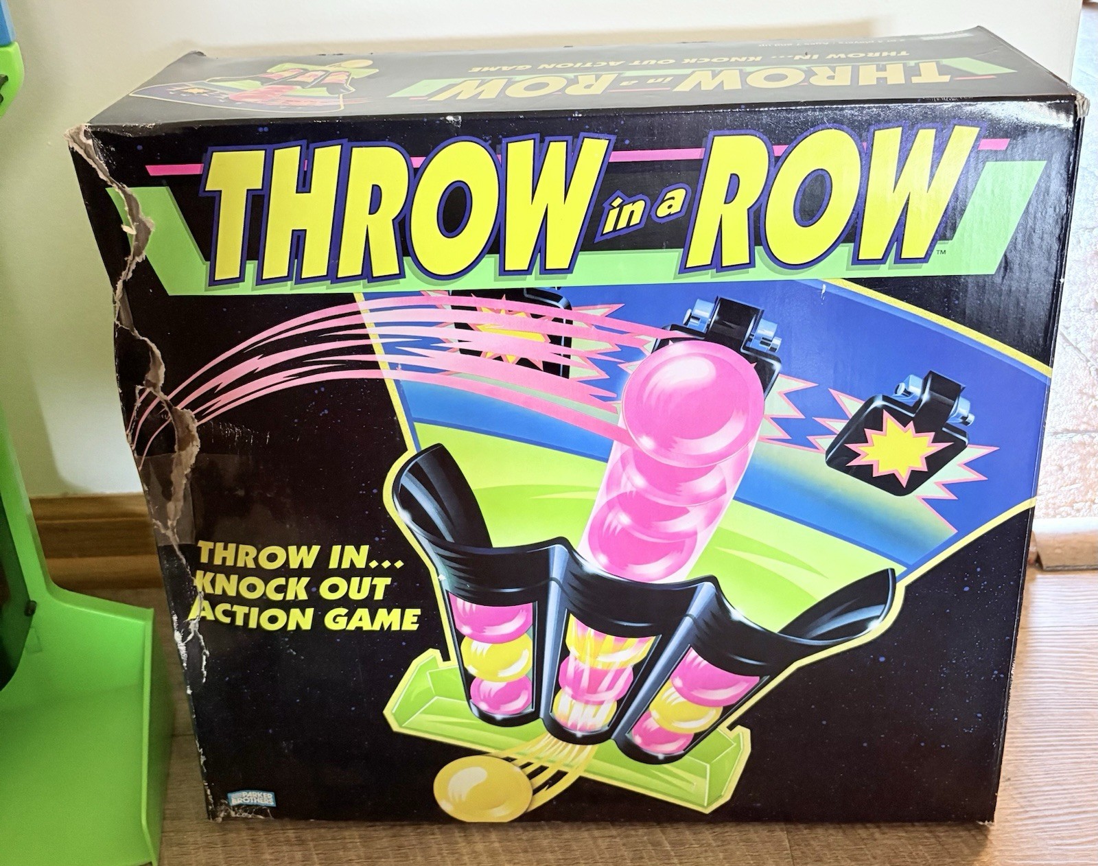 1992 Throw in a Row Game Neon Tic Tac Toe Ball Toss 40125 Works RARE