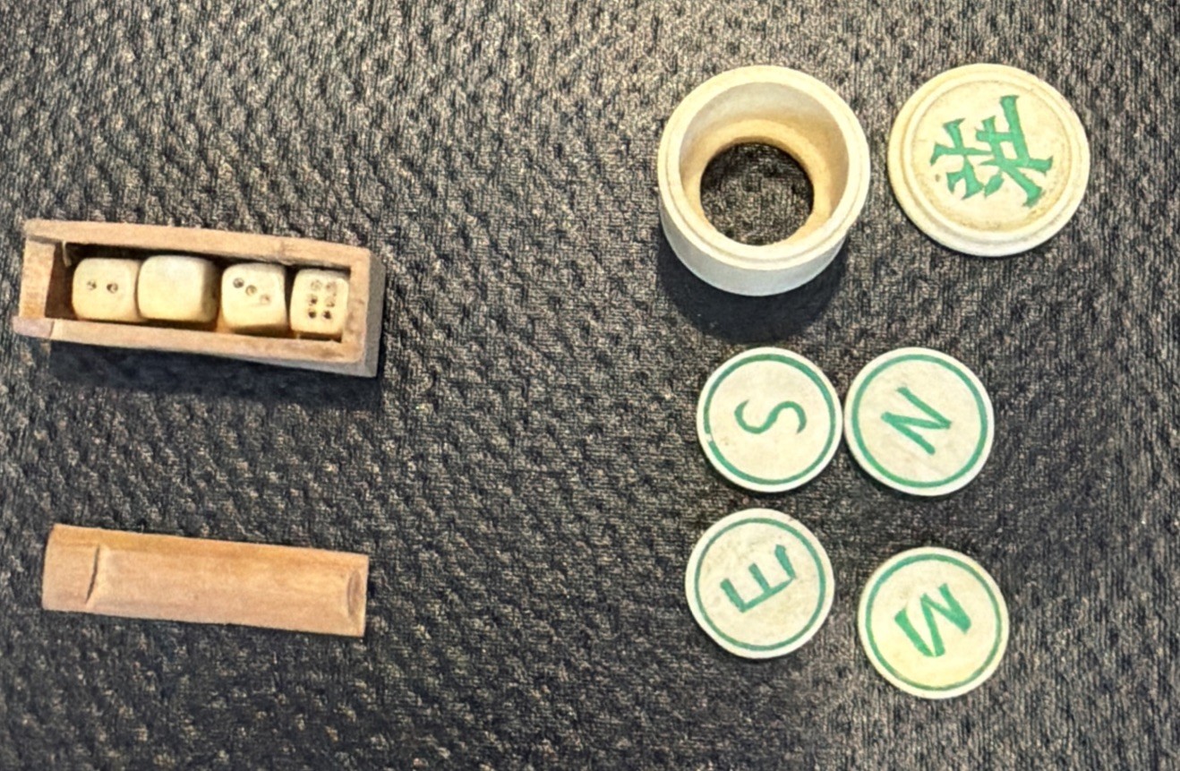 Vintage Chinese Bone And Bamboo Dovetailed Mahjong Set 148 Tiles
