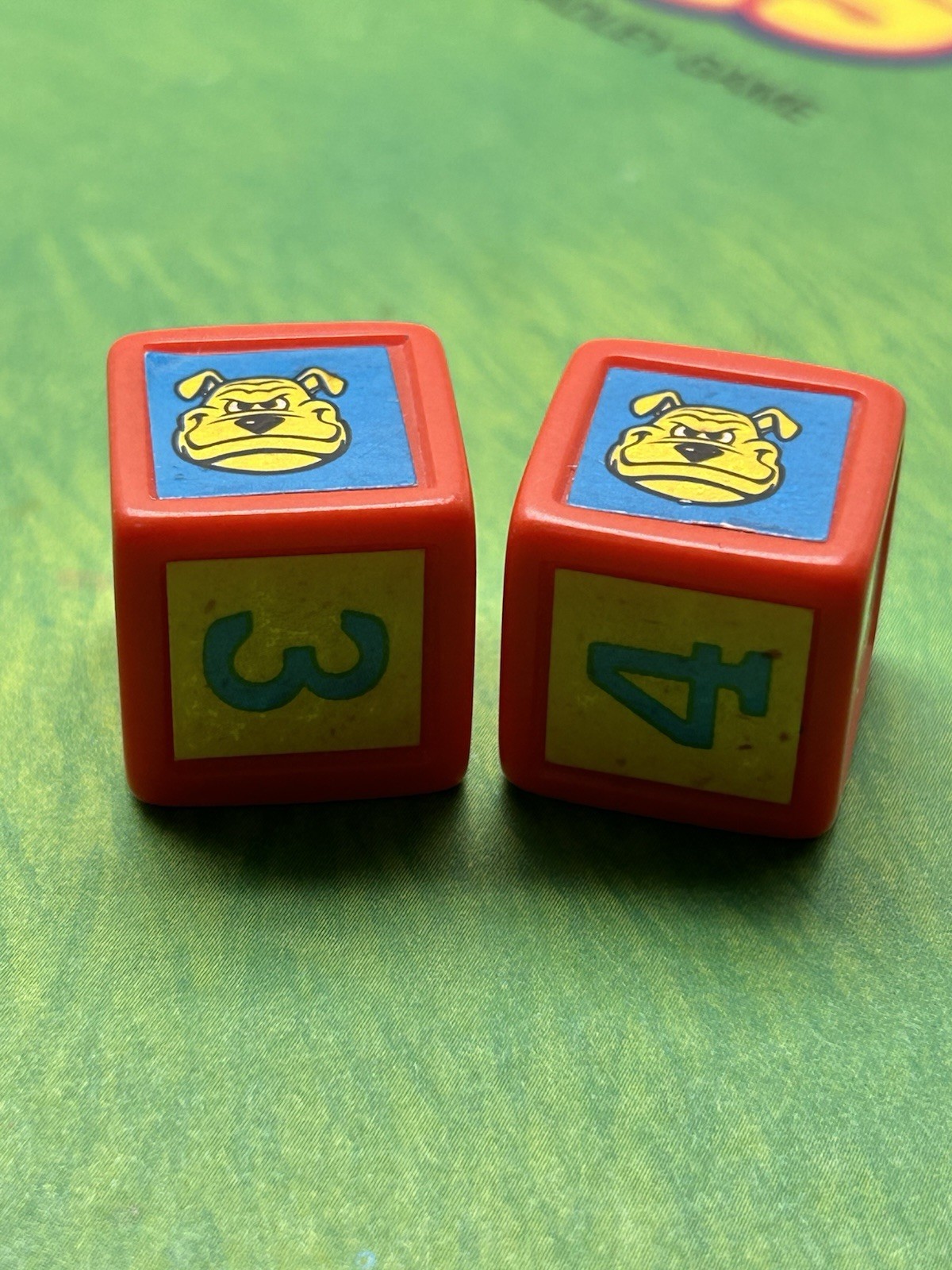 Vintage 1994 Fraidy Cats Milton Bradley Board Game REPLACEMENT PARTS-DICE ONLY