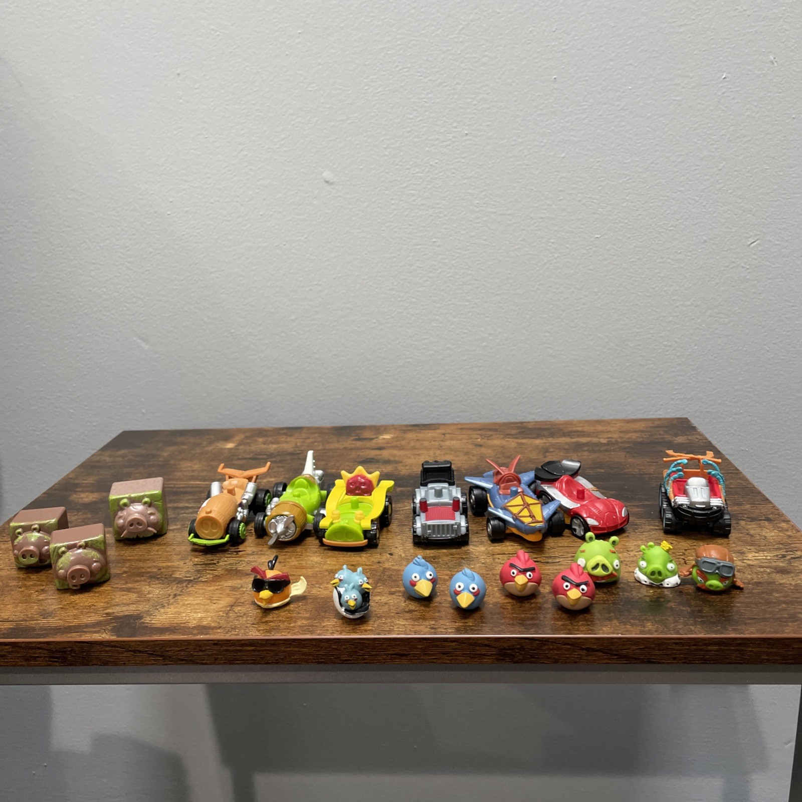 Angry Birds Go Jenga Game Terence Bubbles Chuck Kart Racer Lot Removable Heads