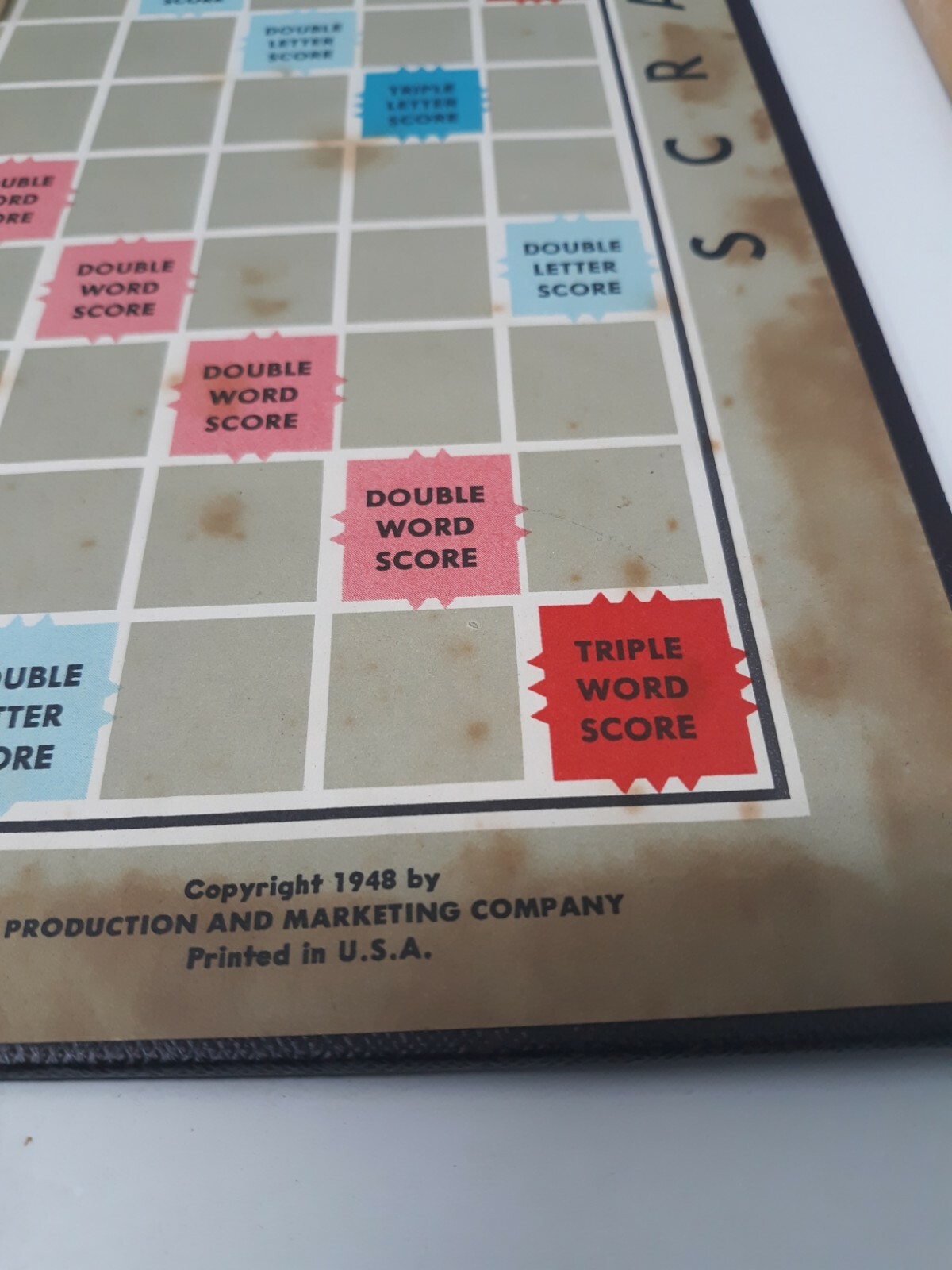 Vintage SCRABBLE Board Game Selchow & Righter Complete 100 Wood Tiles.