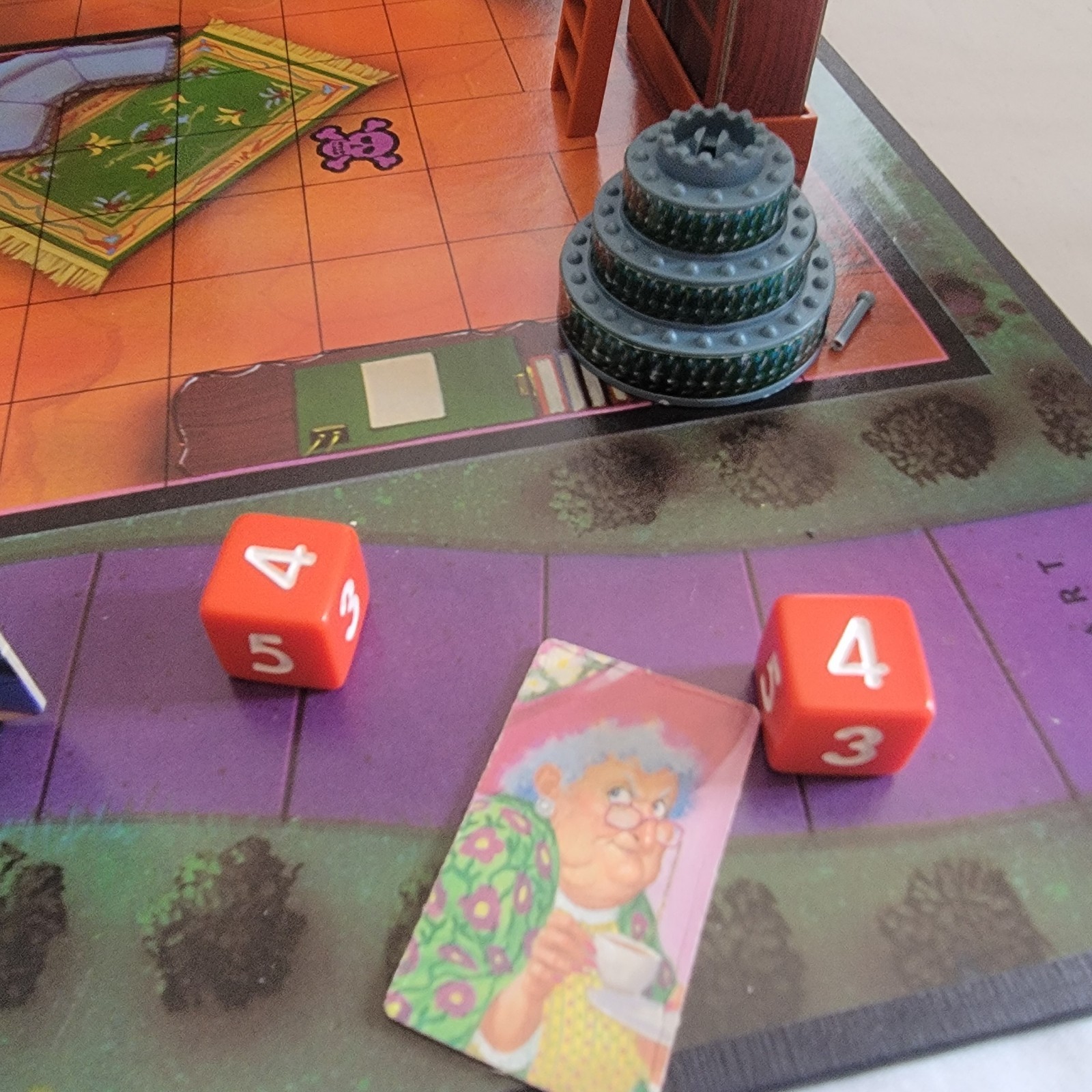 13 Dead End Drive Mystery Board Game Bluffing Strategy Fun for All Ages