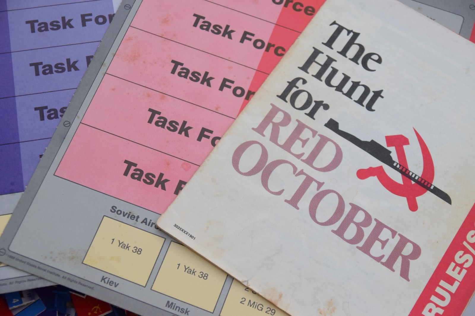 Vintage 1988 TSR THE HUNT FOR RED OCTOBER Tom Clancy Board Game