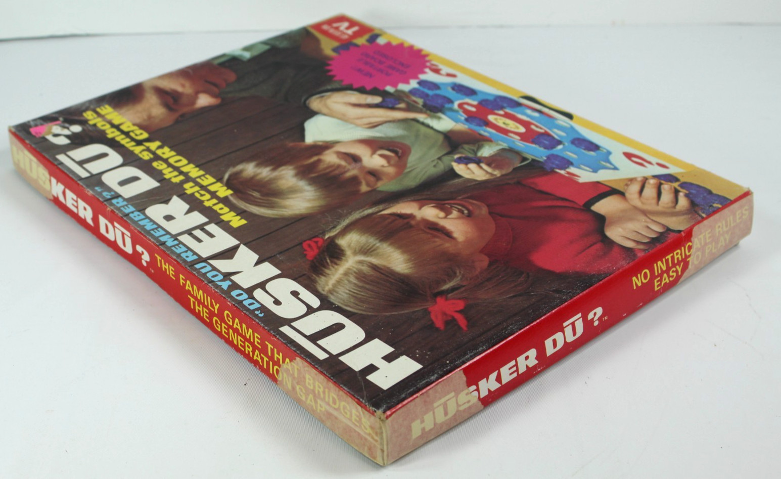 Husker Du? 1970 Kids Memory Game w/ 37 Discs, Game Board. Vintage, Hard To Find