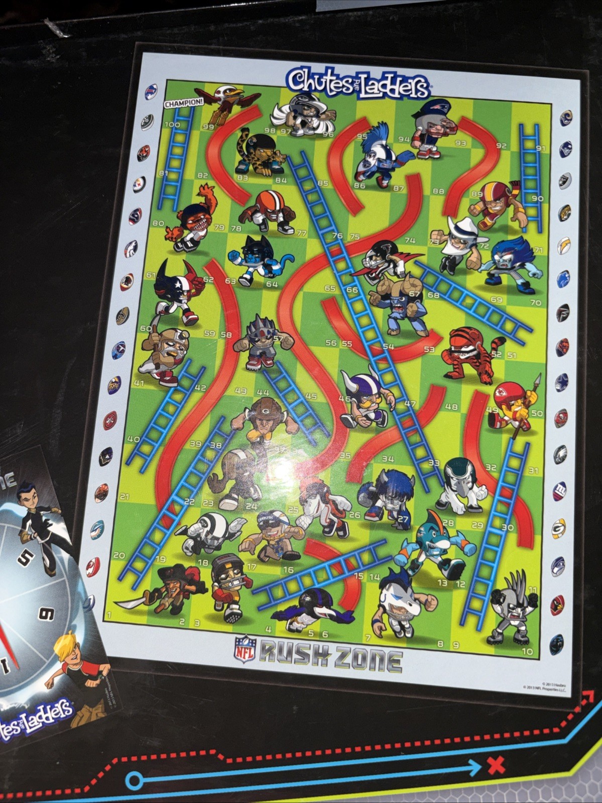 Chutes and Ladders – NFL Rush Zone Edition – Playable Complete – 2013. Excellent