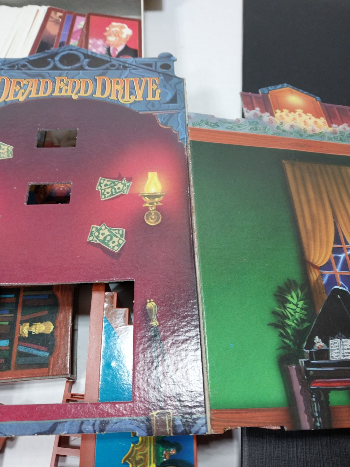 13 Dead End Drive Mystery Board Game Bluffing Strategy Fun for All Ages