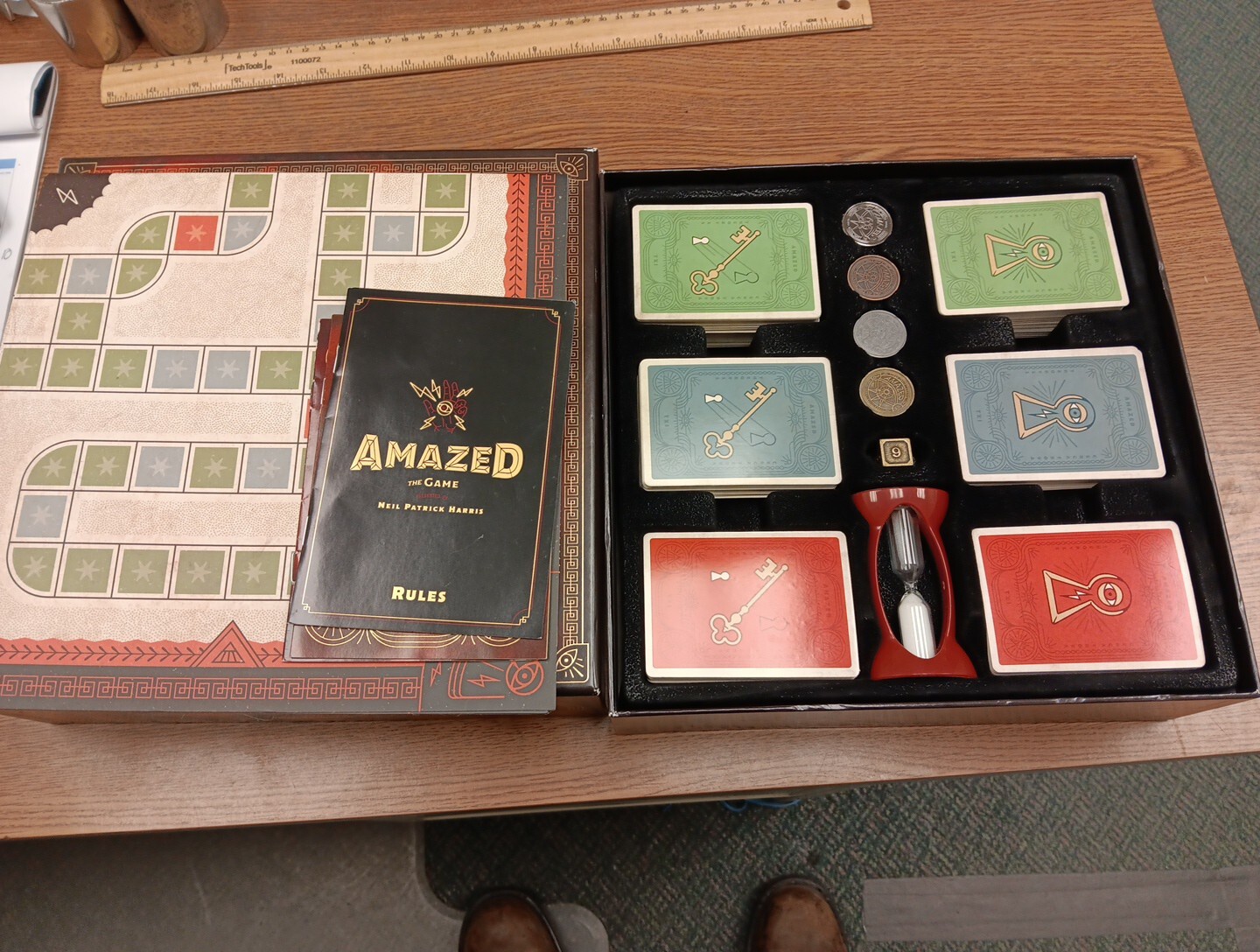 Amazed The Game by Neil Patrick Harris (Missing 1 Clue Card) Theory 11