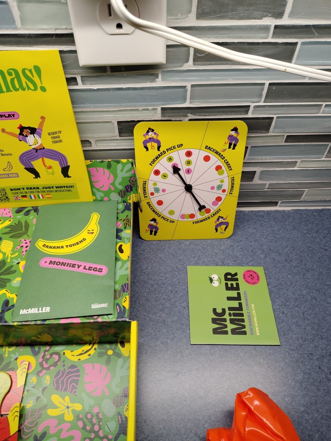 It’s Bananas! the Monkey Tail Game / Complete EUC