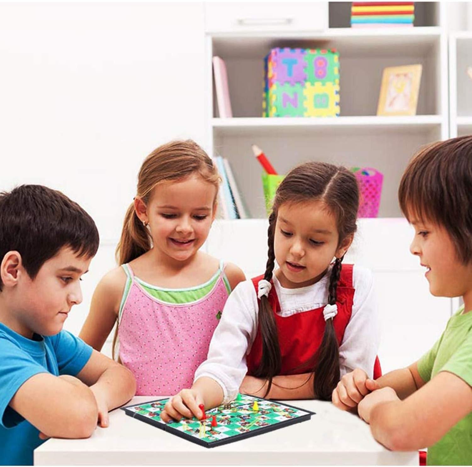 Folding Snakes & Ladders – Portable Magnetic Board Game for Kids 2-4 Players