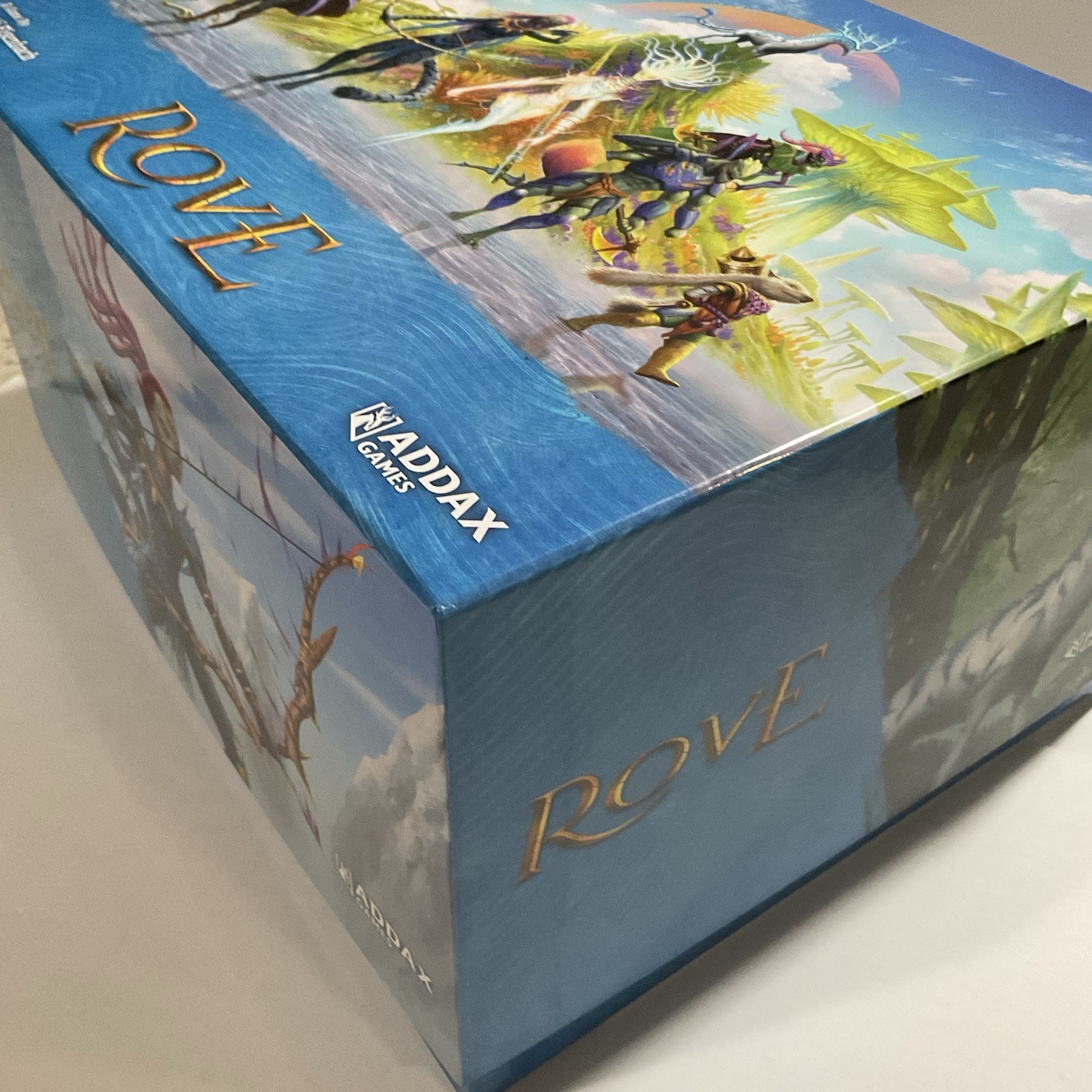 ROVE Board Game Addax Games – Miniatures + Deluxe Dice Set – Excellent Condition