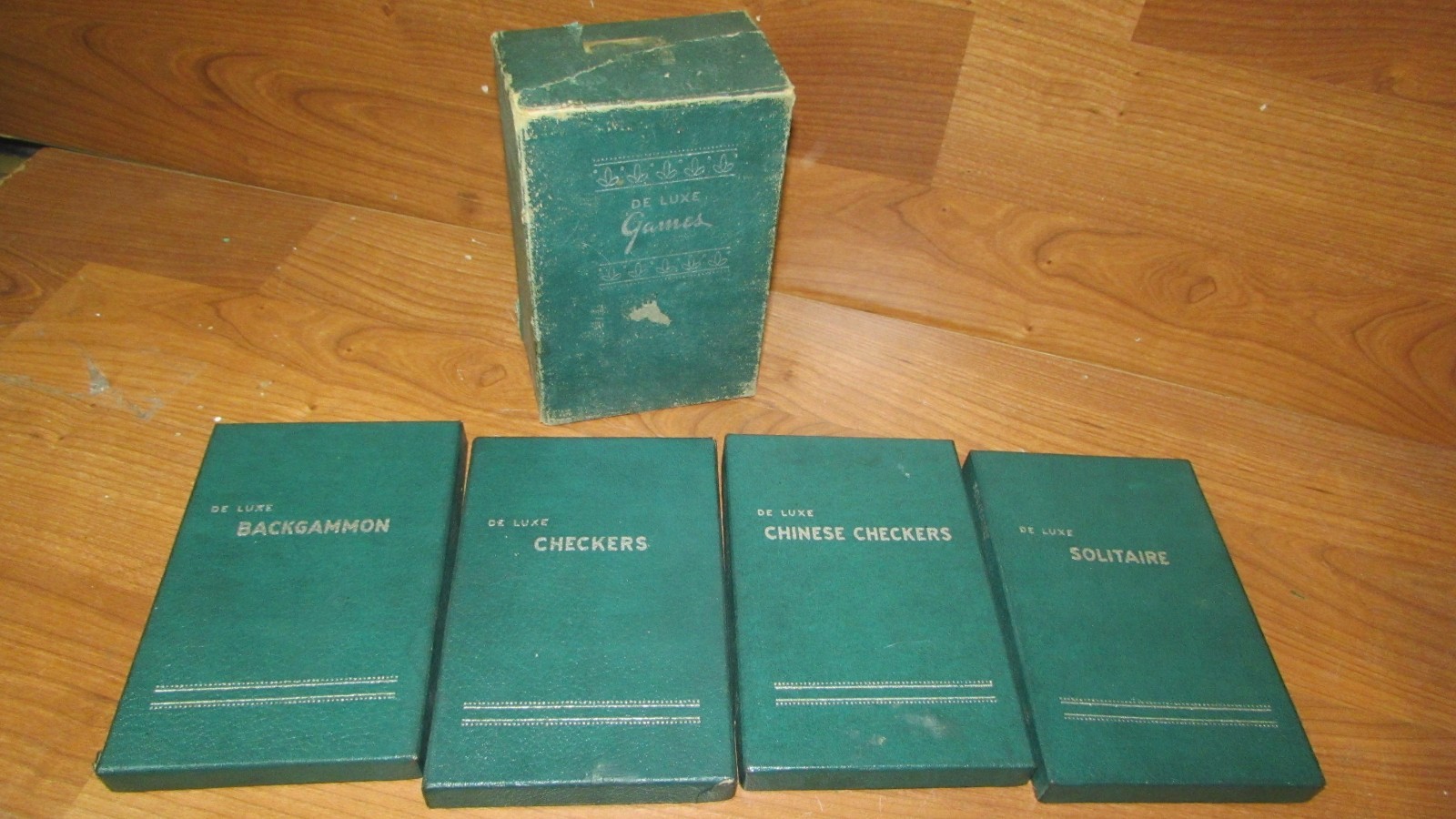 Vintage De Luxe Games Bookshelf games Album 1