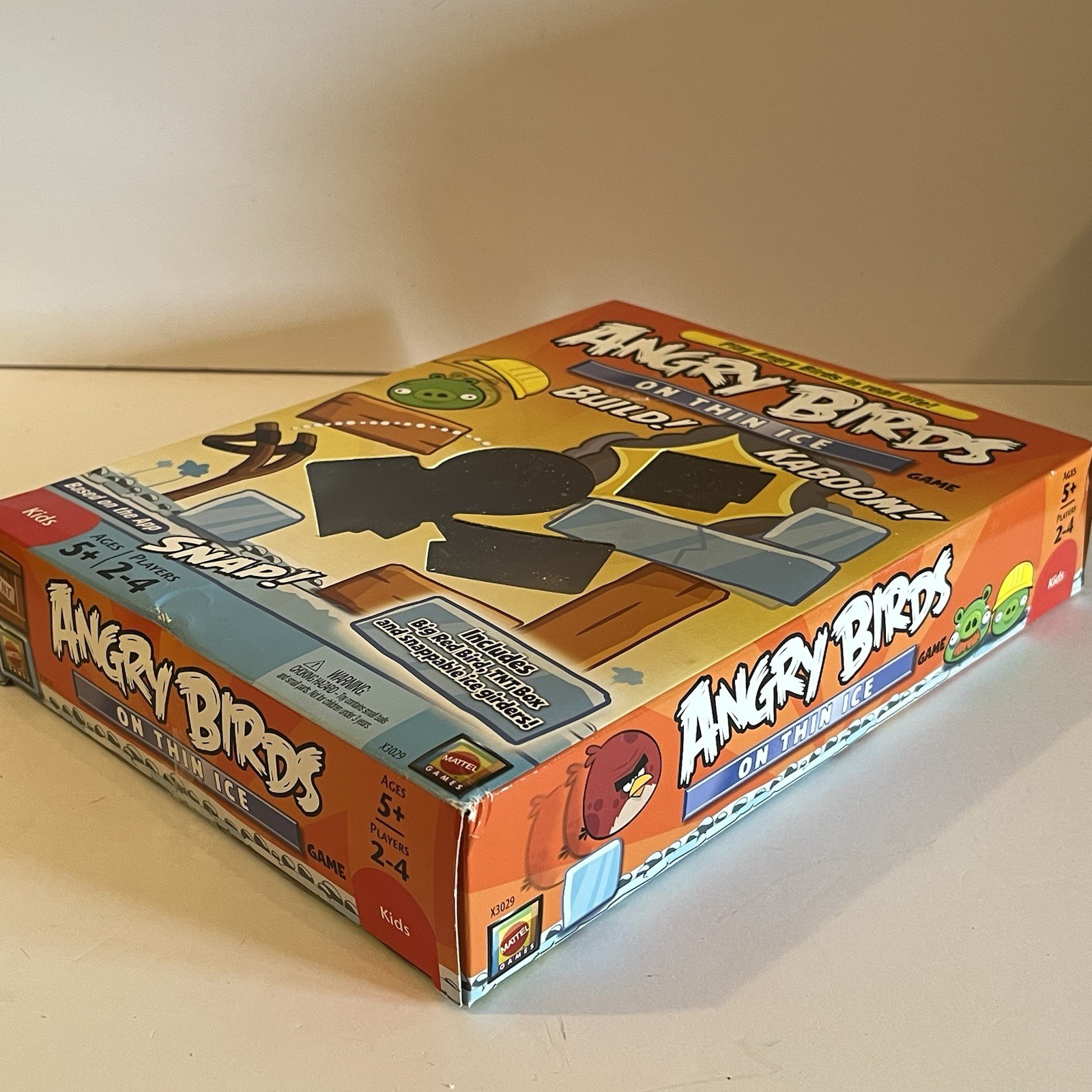 ANGRY BIRDS ON THIN ICE Slingshot Launch Action Game Toy Set Mattel ’11 Open Box