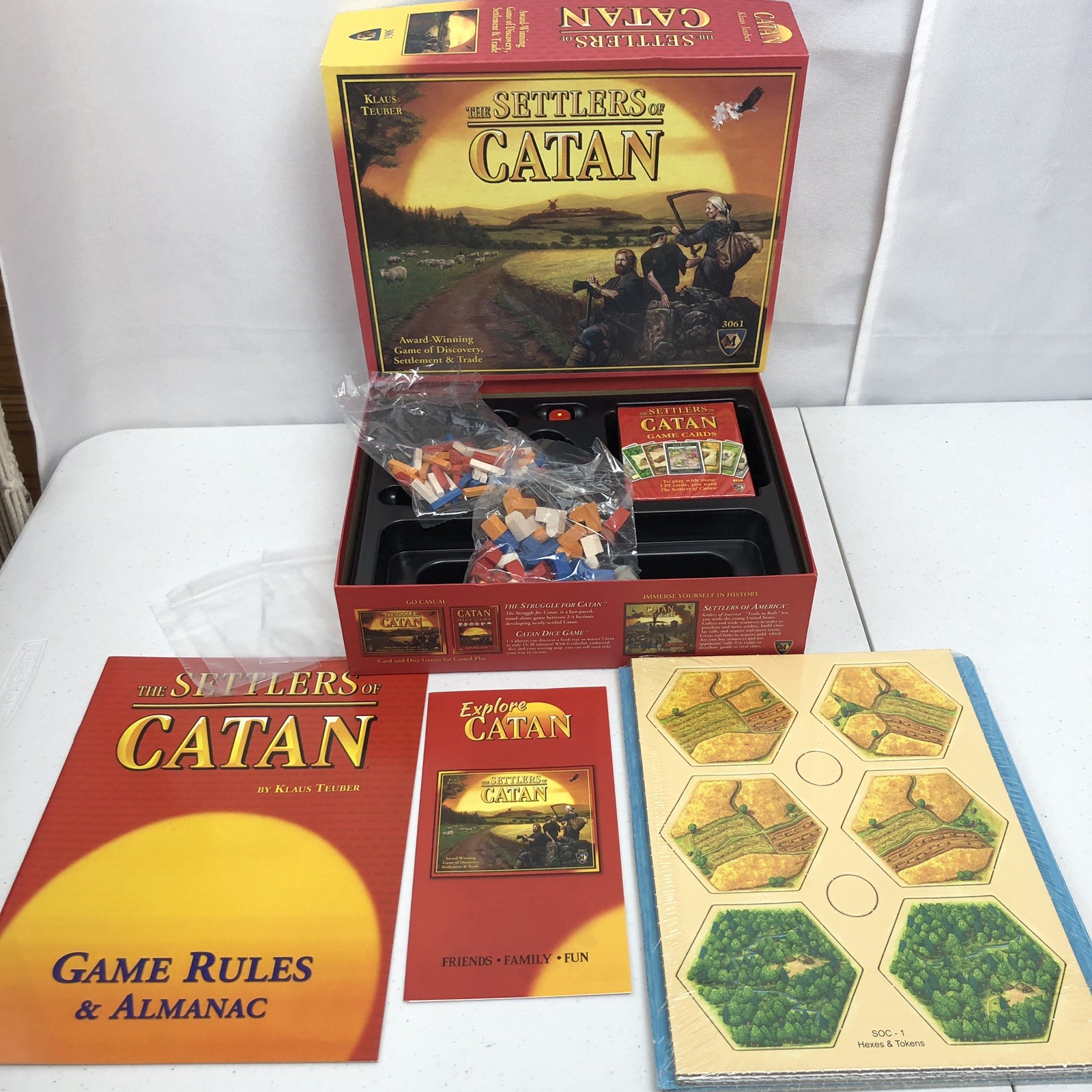 The Settlers of Catan Core Mayfair Games #3061 New Open Box – Missing One Dice