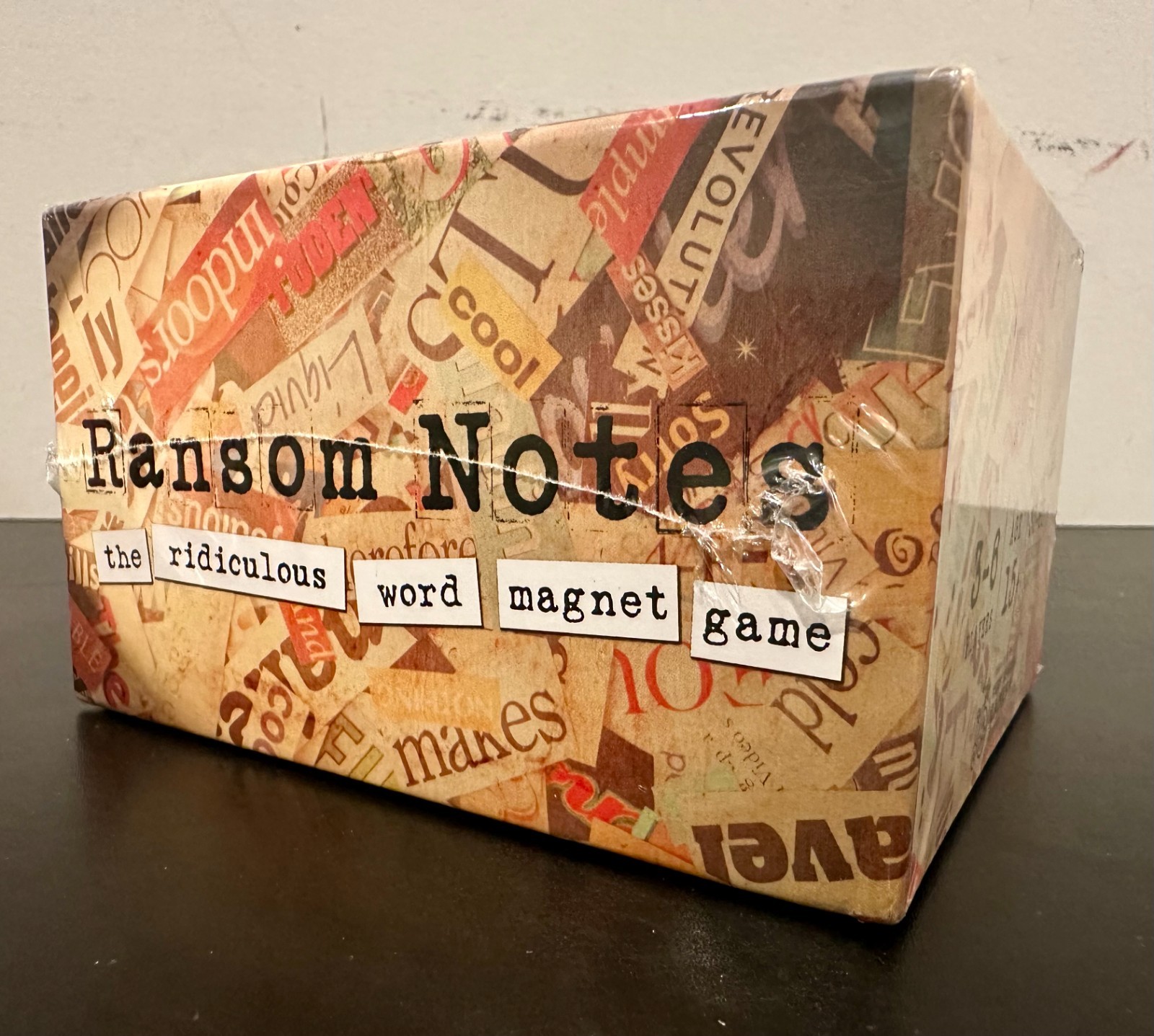 Ransom Notes: The Ridiculous Word Magnet Game Very Special Games *NEW/SEALED*