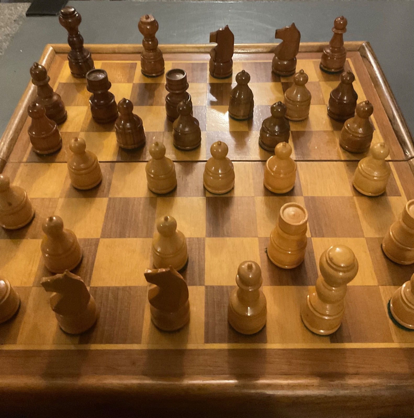 Vintage Chess Game Set YUGOSLAVIA in TRAVEL CASE Wooden Pieces Felt Buttons