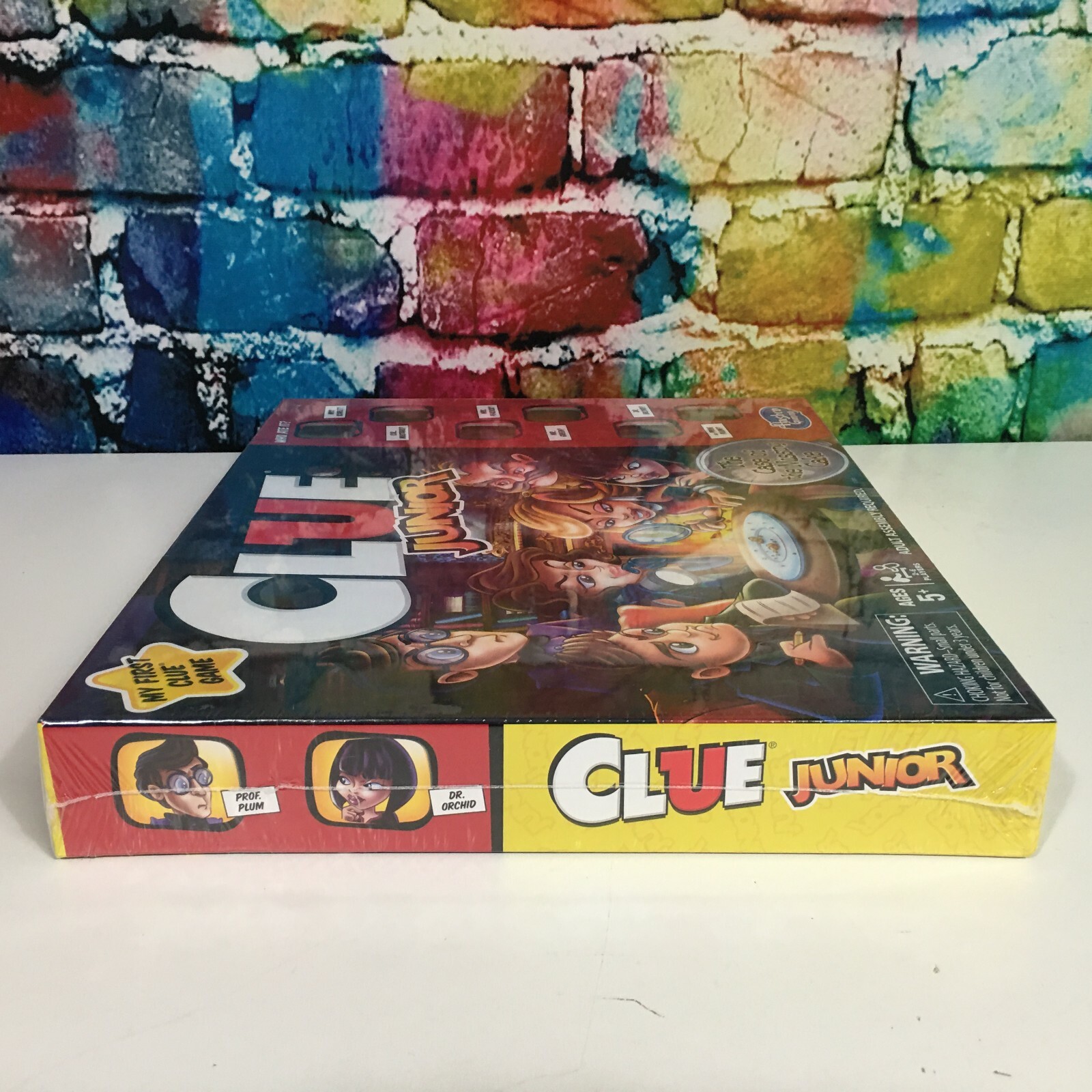 CLUE JUNIOR Classic Multi-Player Board Game Missing Cake Family Fun Ages 5+ NEW!