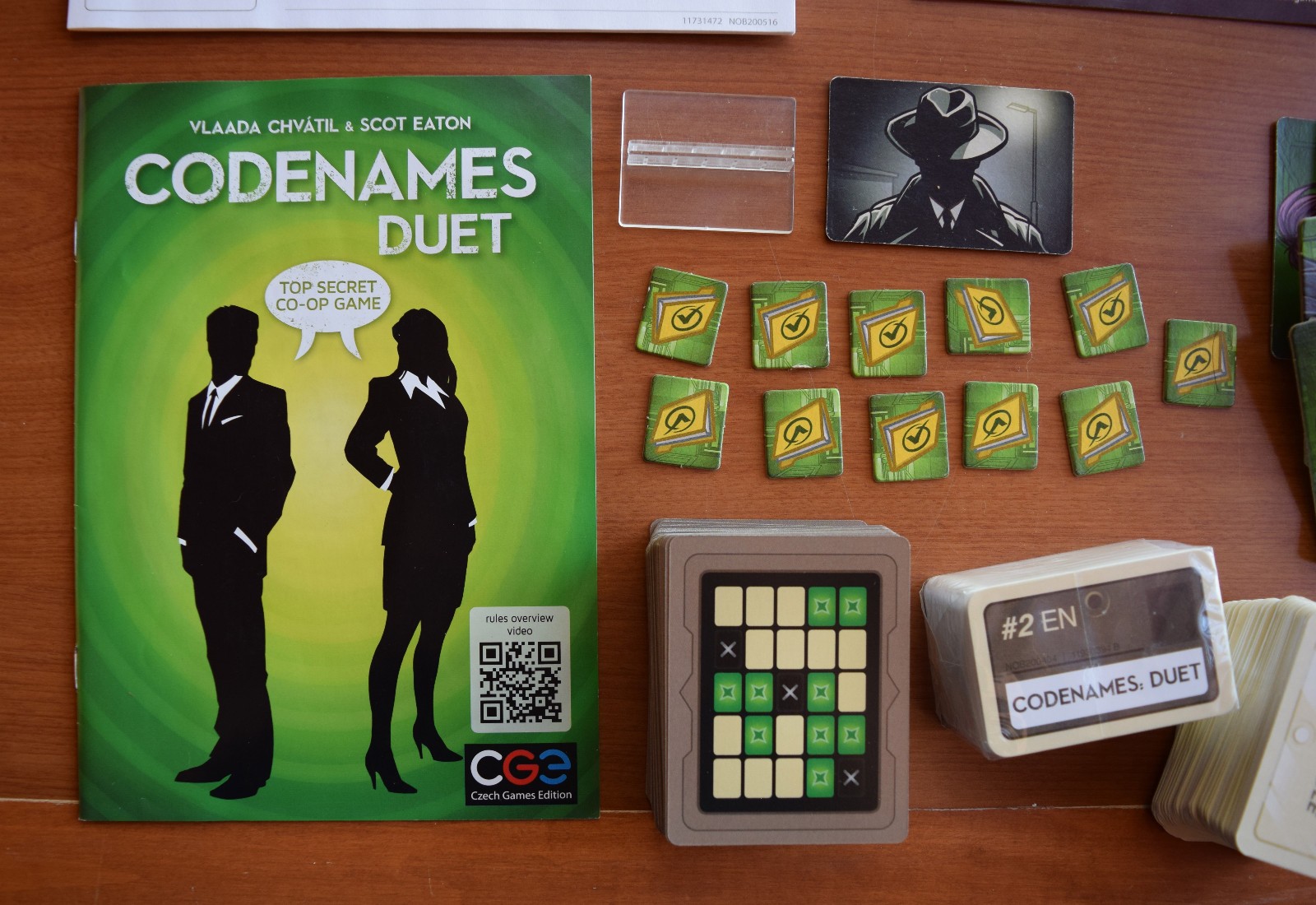 CODENAMES GAME LOT: CODENAMES, DUET, PICTURES – PLEASE READ DESCRIPTION SEE PICS