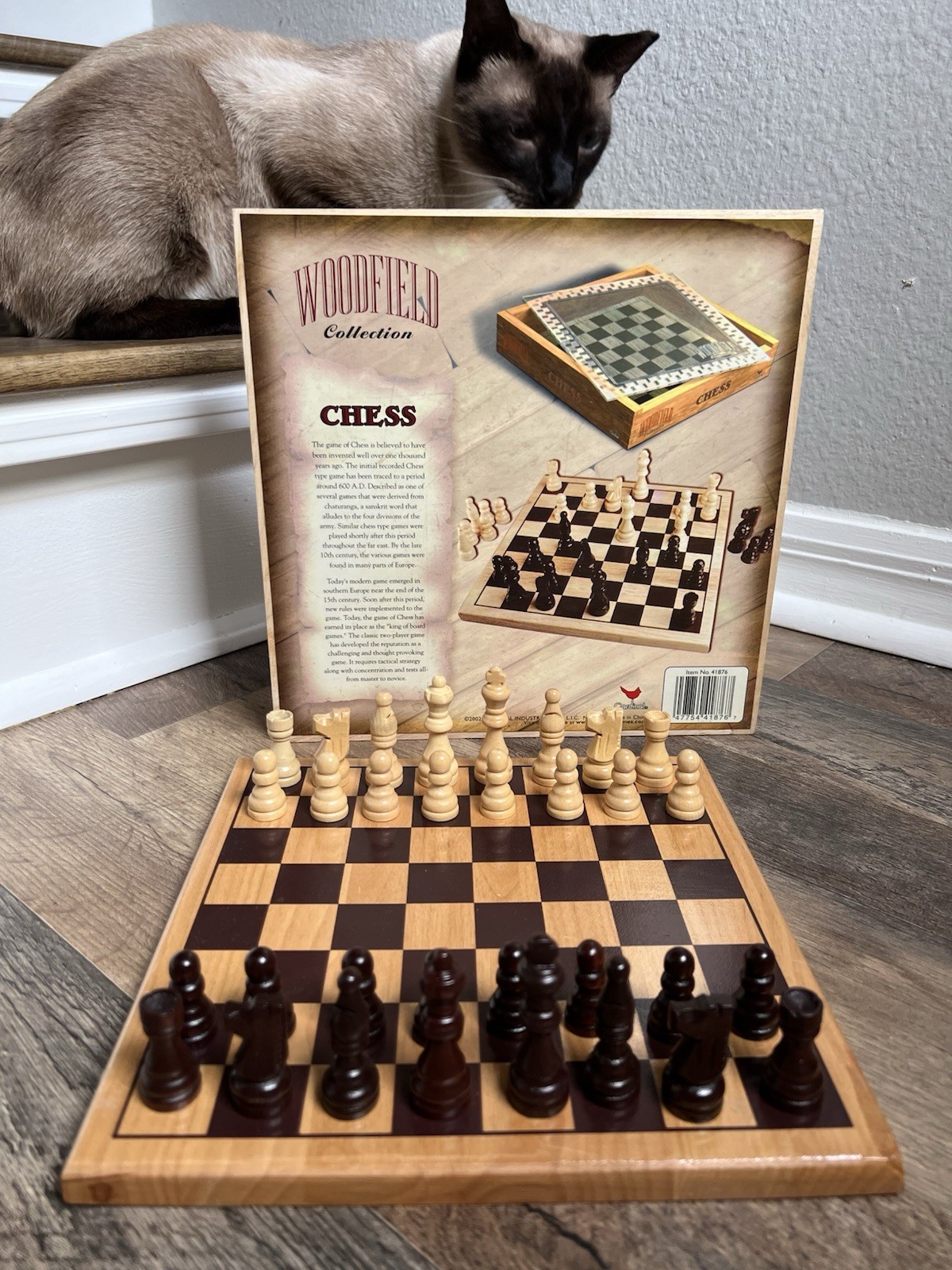 2002 VTG Cardinal Woodfield Collection Wood Chessboard Set & Container