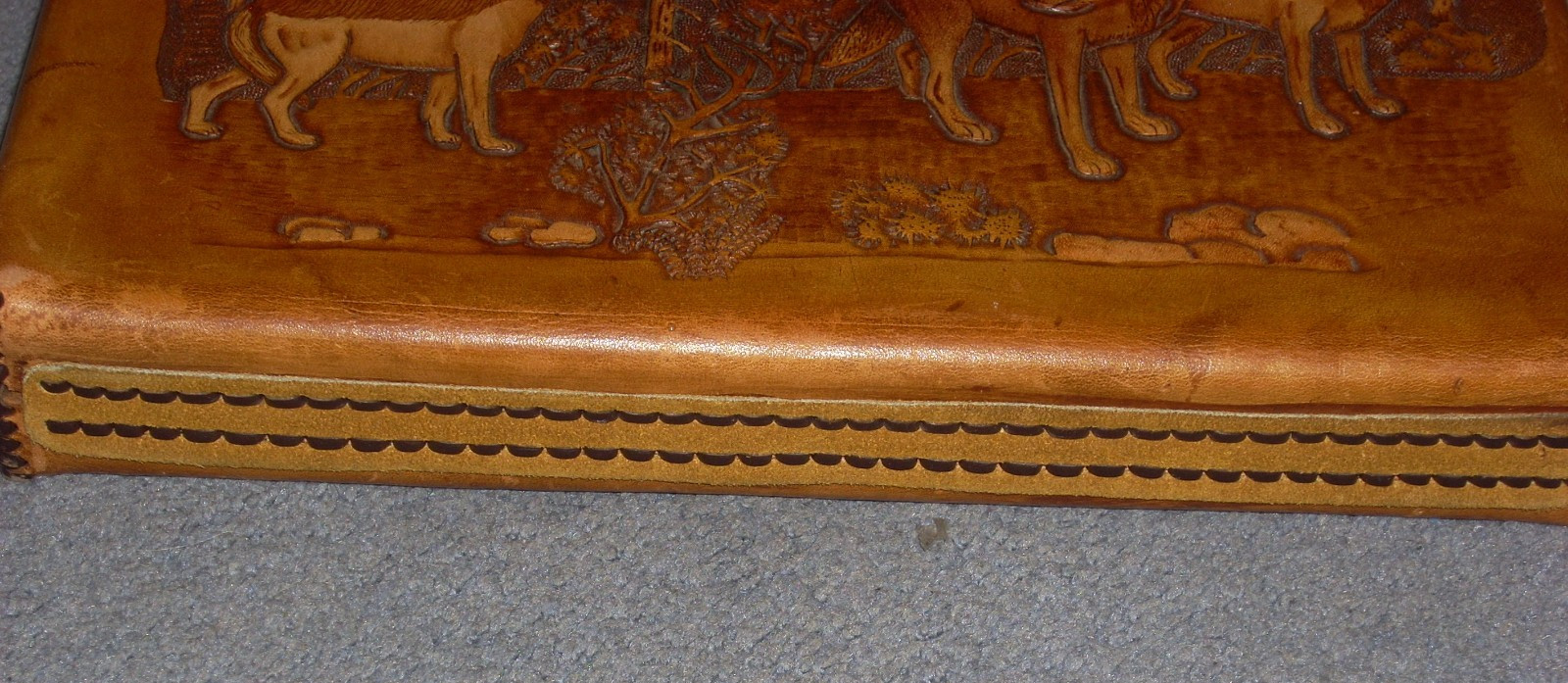 VTG BACKGAMMON Game Set Hand Tooled Leather Case Board 17″ x 12.5″