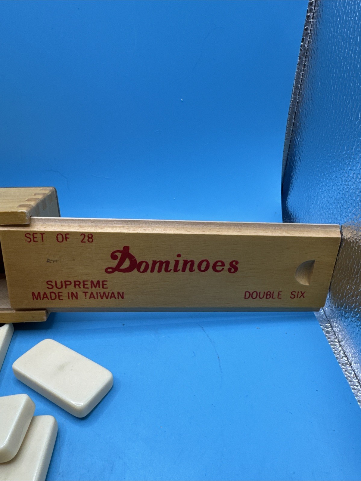 Set Of 28 Dominoes Supreme Made In Taiwan. Double Six With Wooden Box