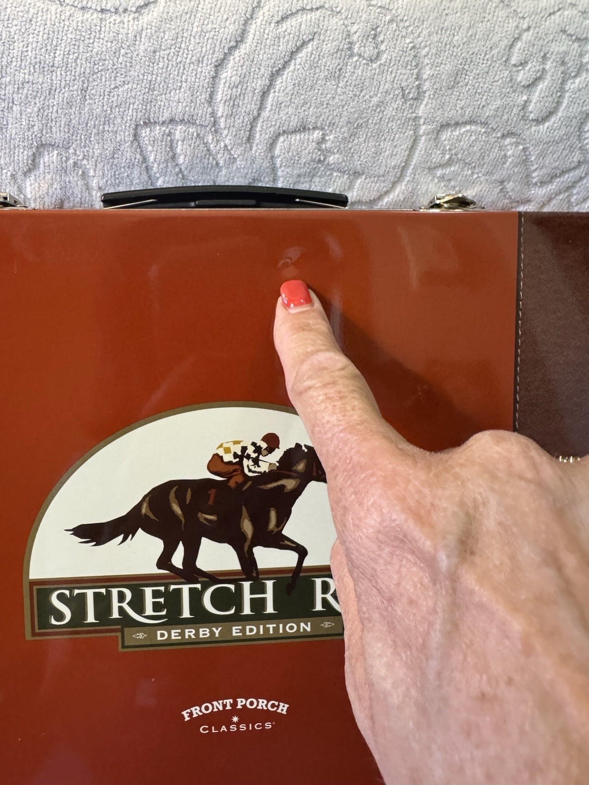 OLD CENTURY STRETCH RUN HORSE RACING GAME FRONT PORCH CLASSICS, INC. AGES 8+