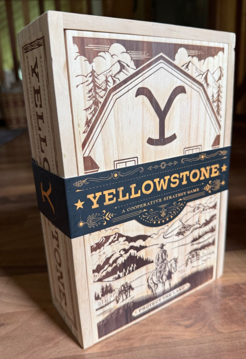 Buffalo Games -YELLOWSTONE Strategy Co-op Board Game Wooden Collectors Box NEW
