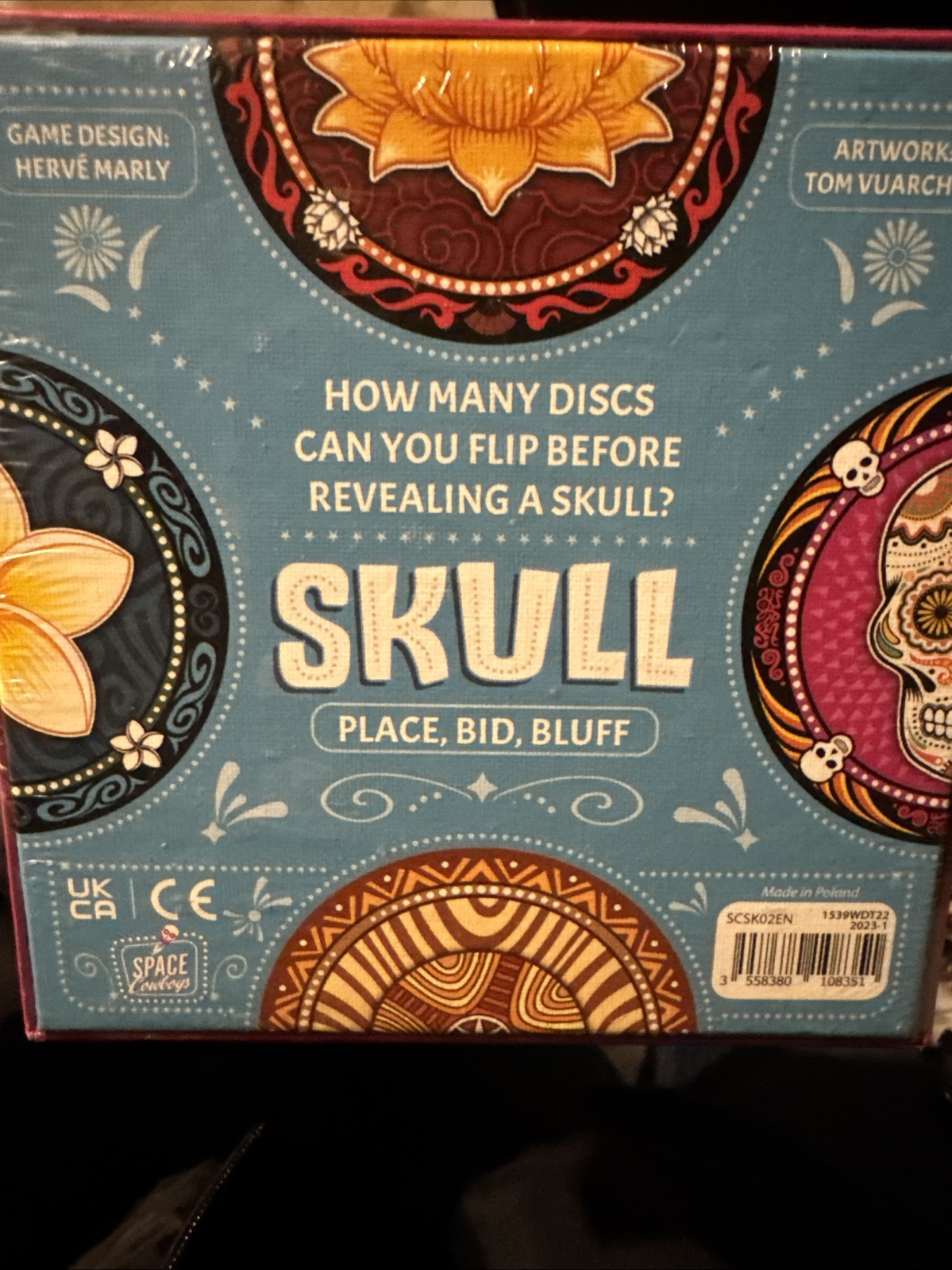 Skull Bluffing Card Game