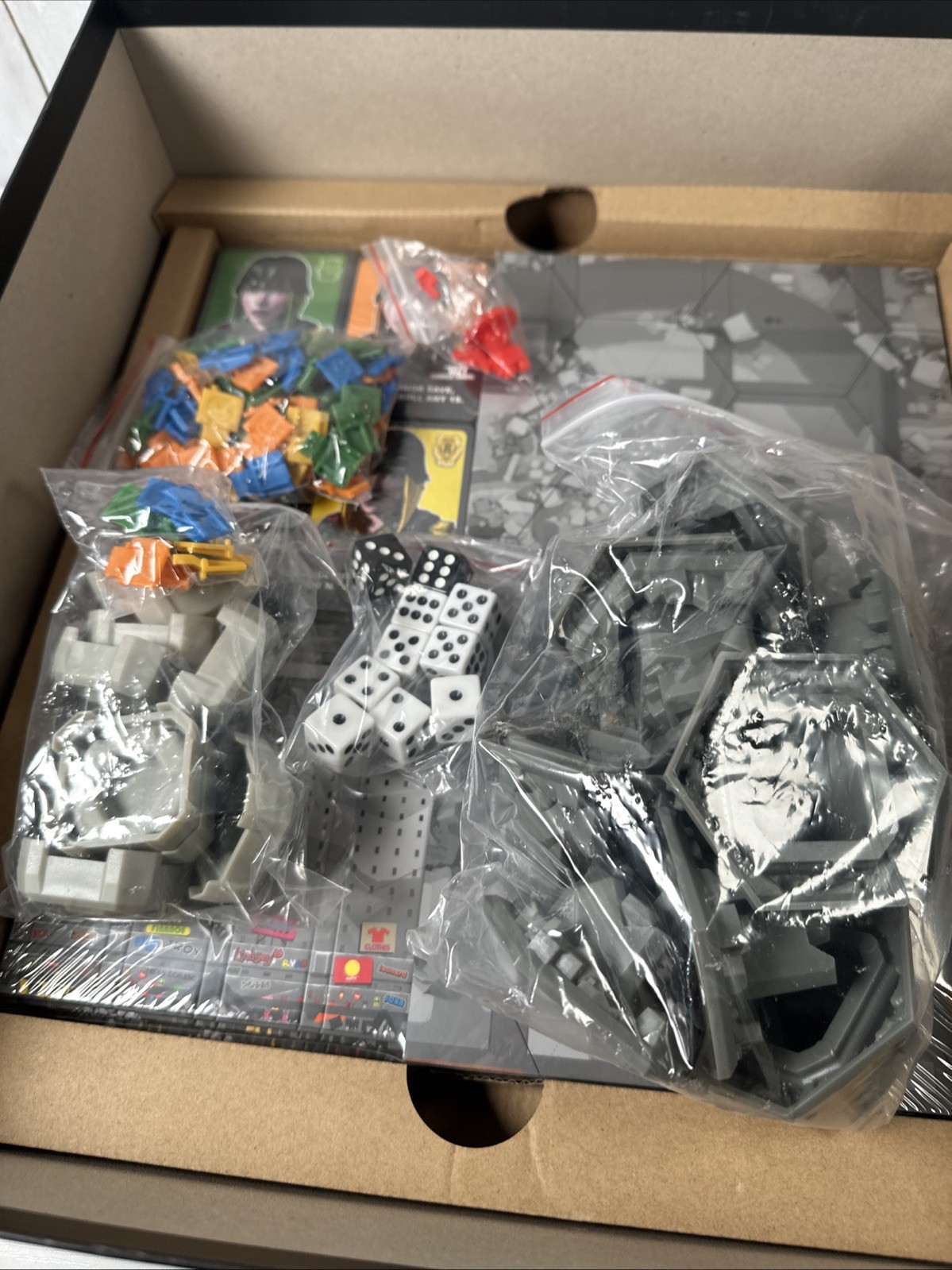 GKR Heavy Hitters Strategy Board / Miniatures Game Weta Workshop Cryptozoic